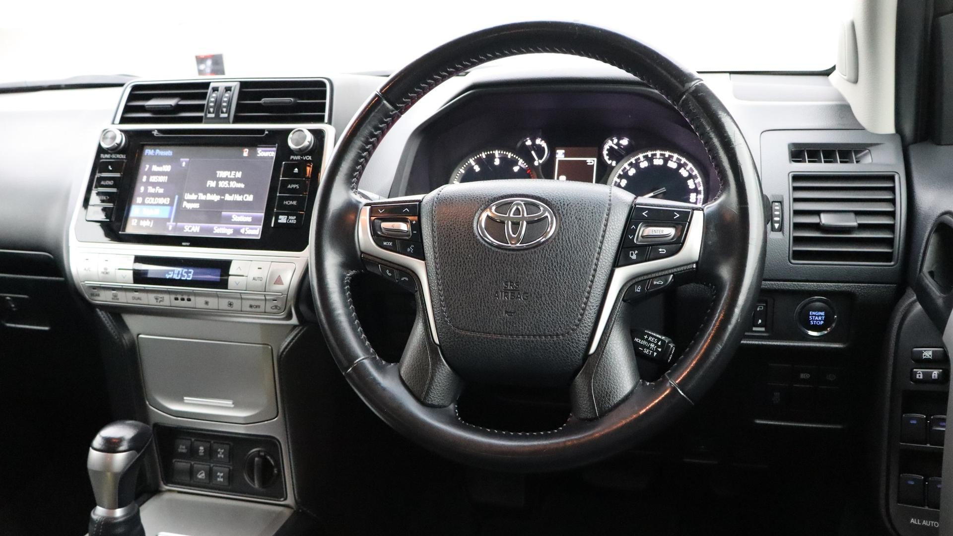Toyota Landcruiser Prado image 4