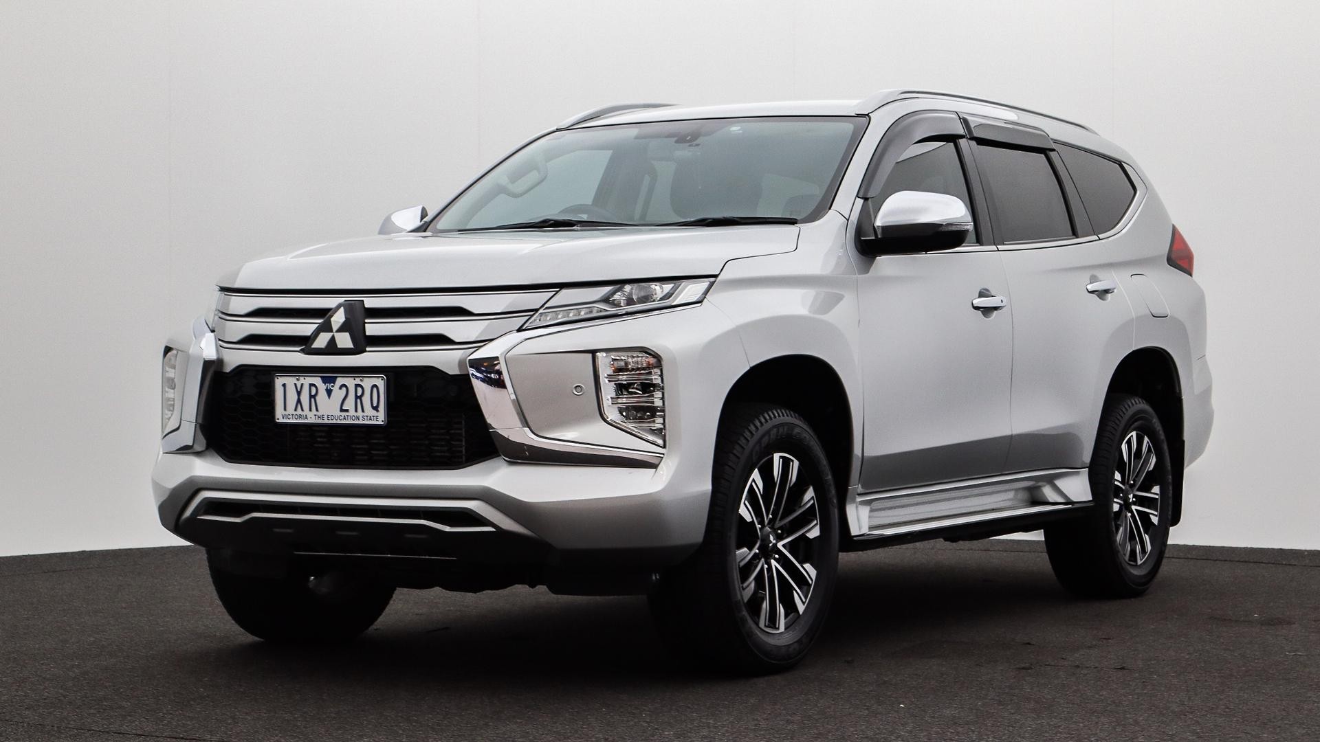 Mitsubishi Pajero Sport image 1