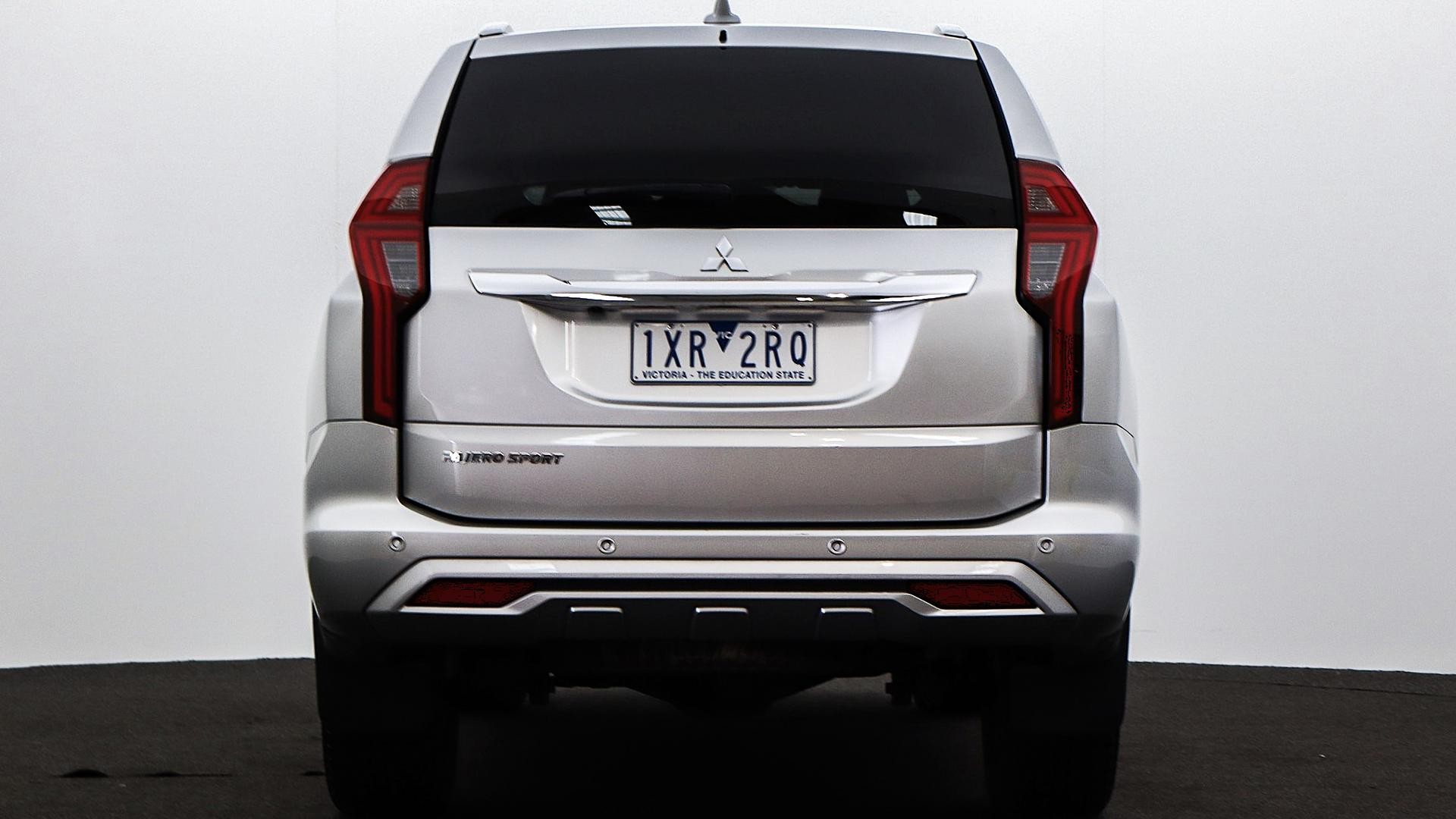 Mitsubishi Pajero Sport image 3
