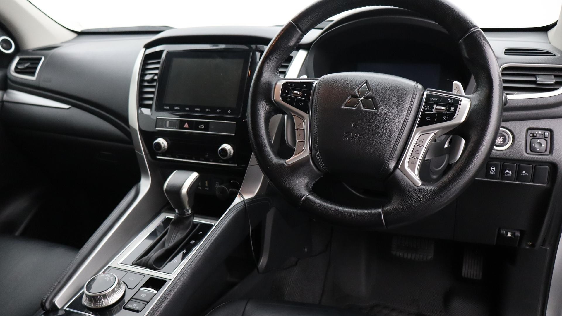 Mitsubishi Pajero Sport image 4