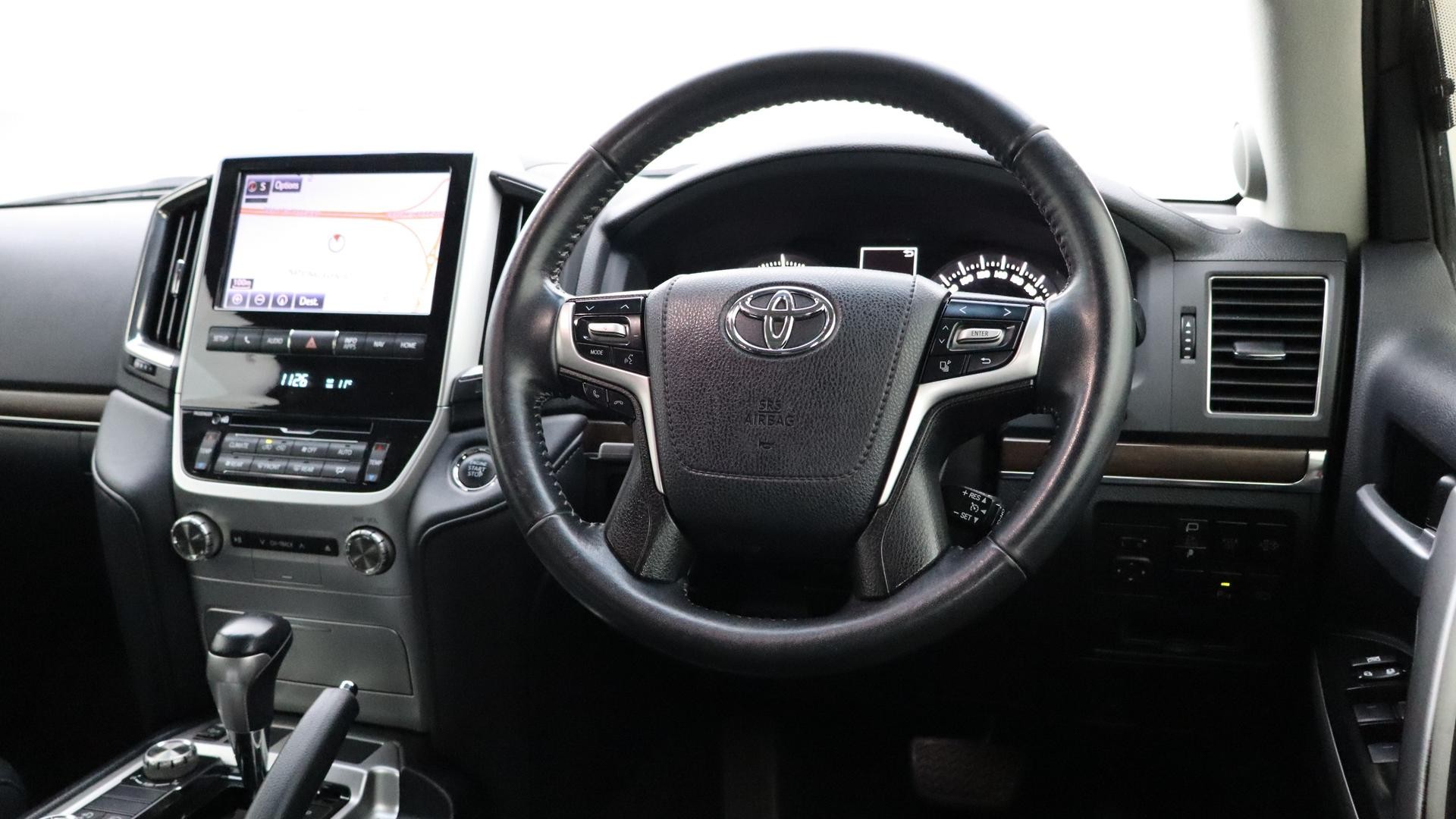 Toyota Landcruiser image 4