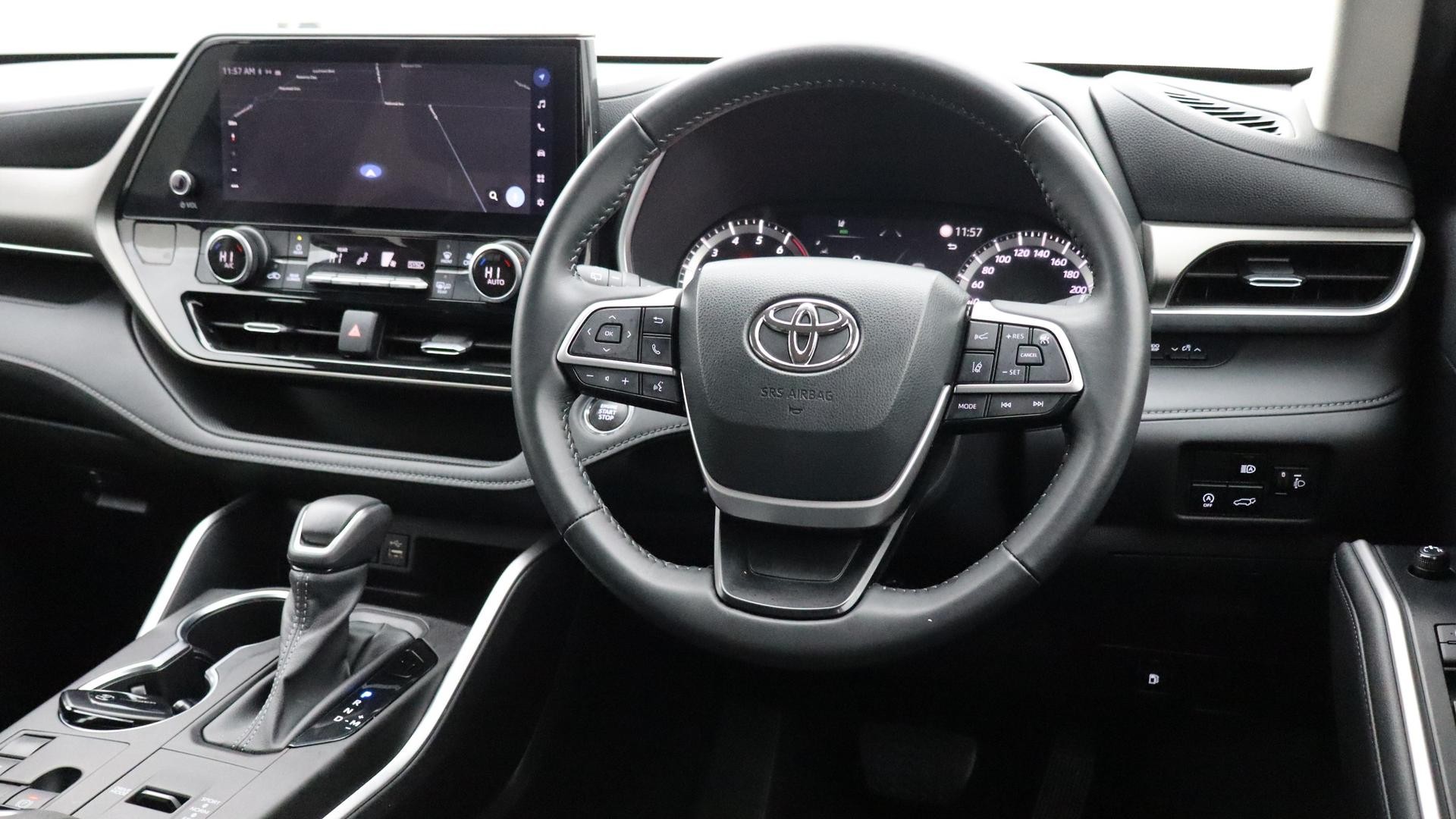 Toyota Kluger image 4