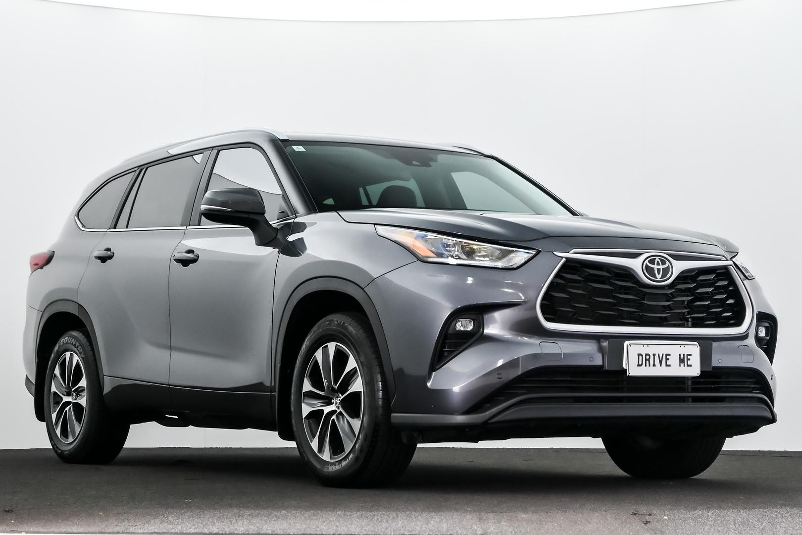 Toyota Kluger image 1