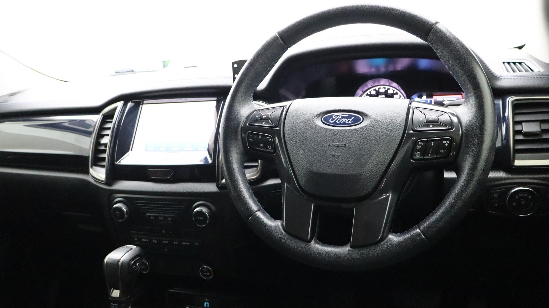 Ford Everest image 4