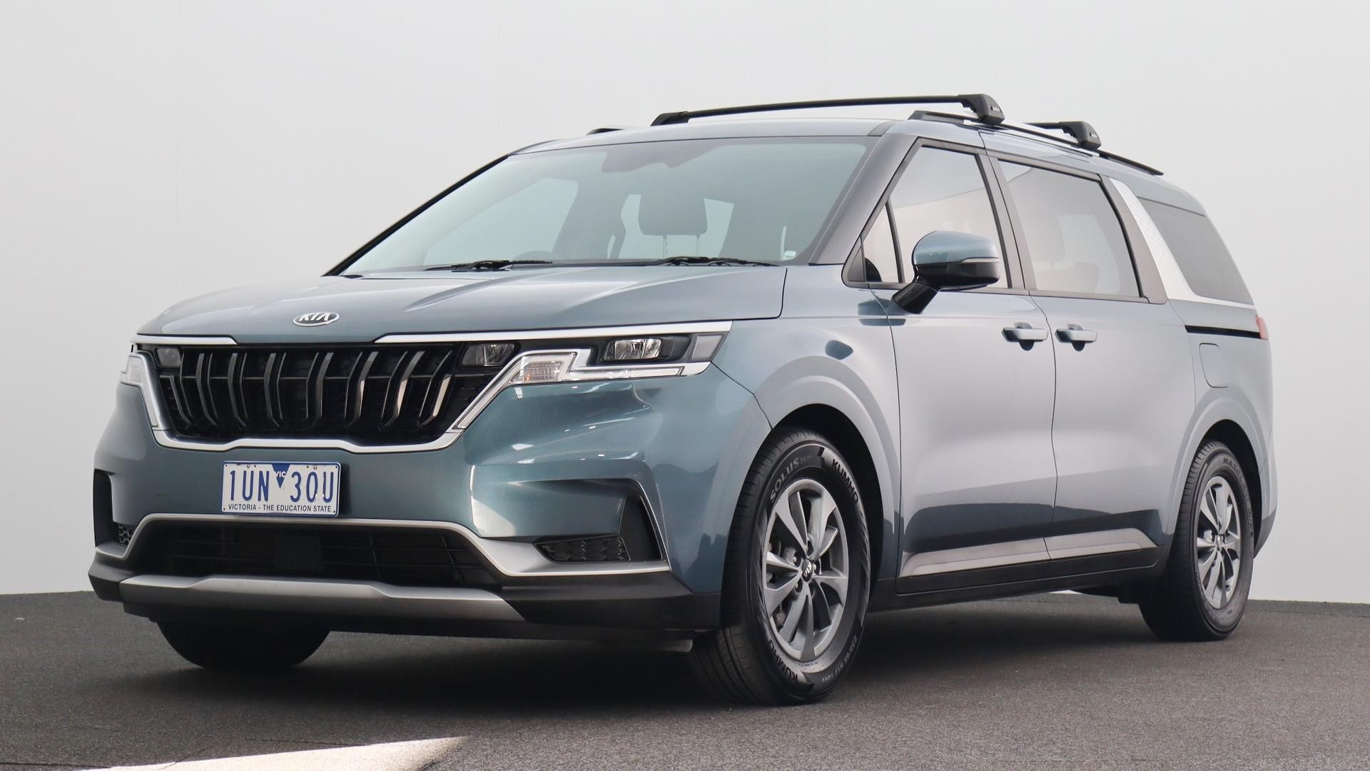 Kia Carnival image 1