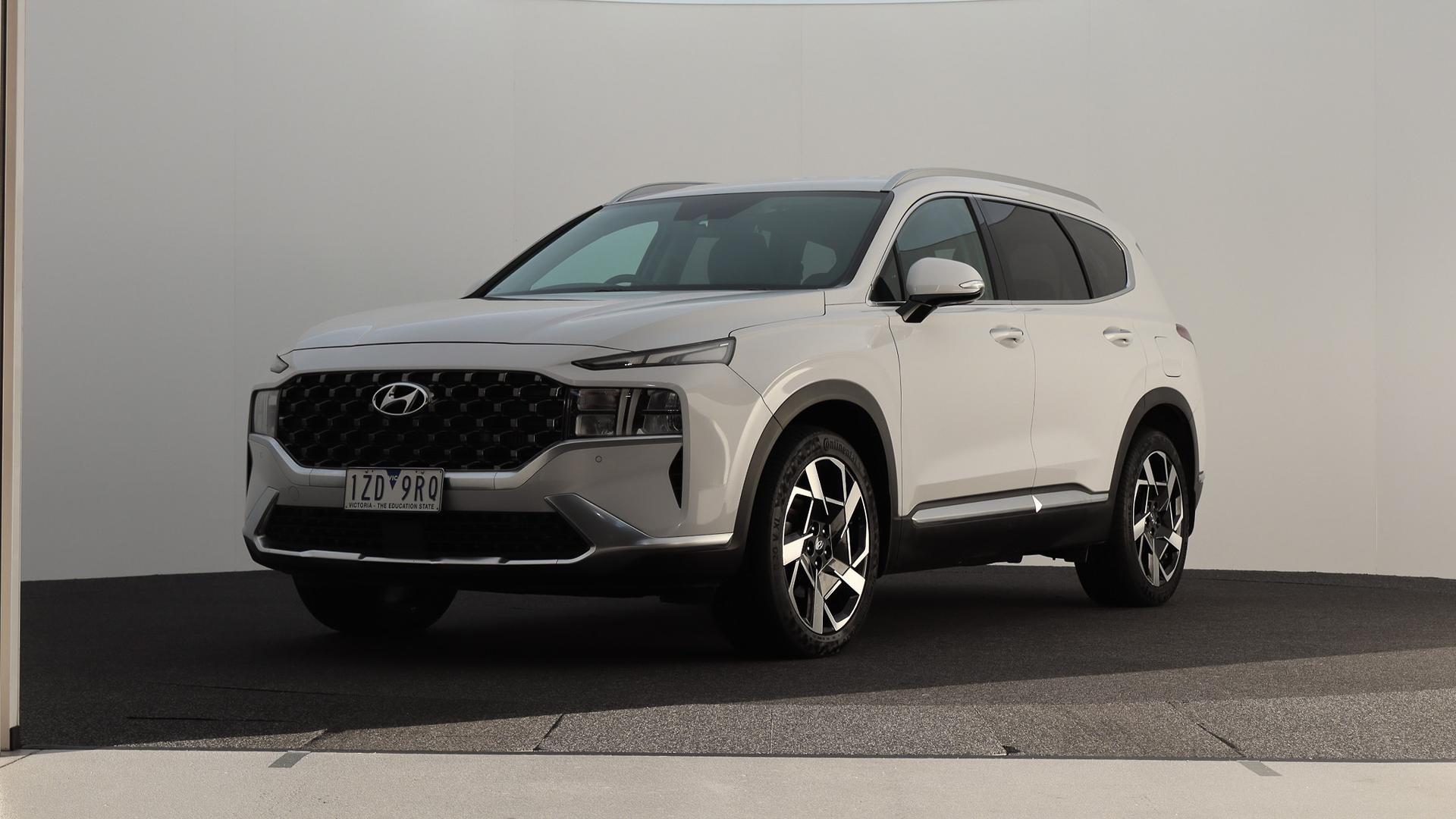 Hyundai Santa Fe image 1