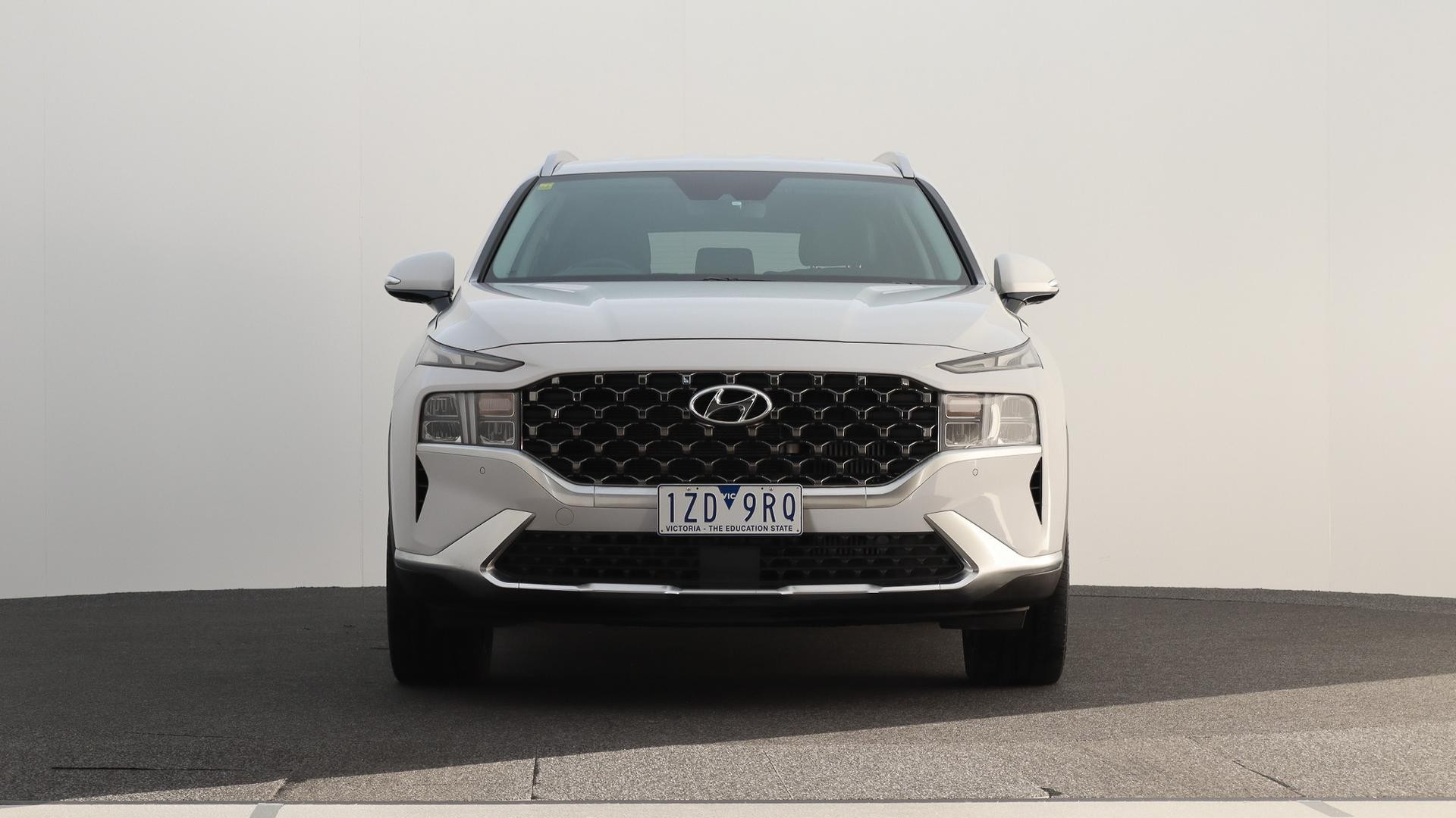 Hyundai Santa Fe image 3