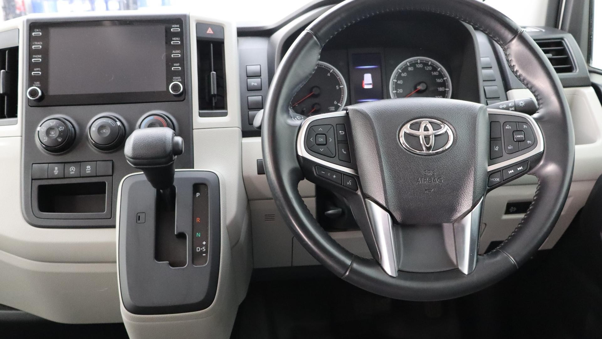 Toyota Hiace image 4