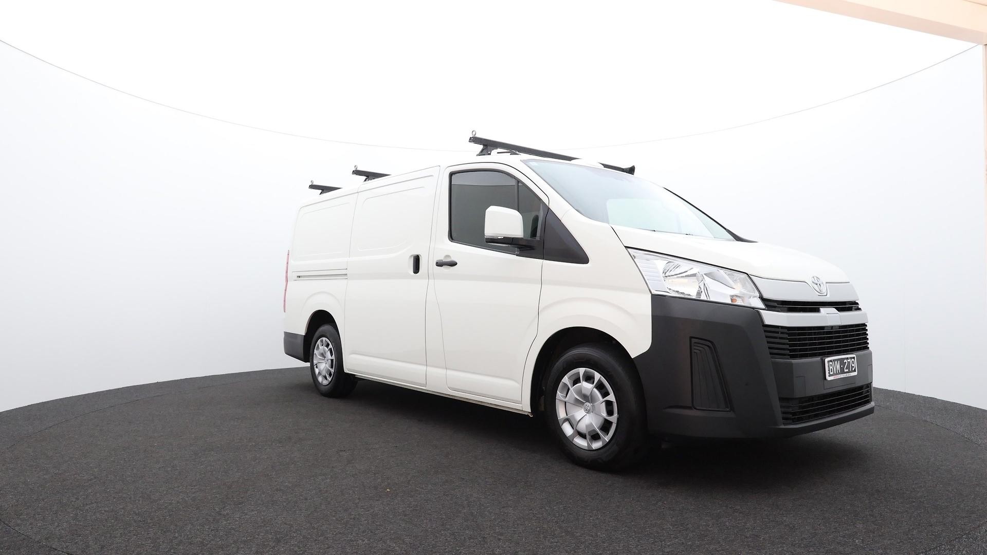 Toyota Hiace image 2