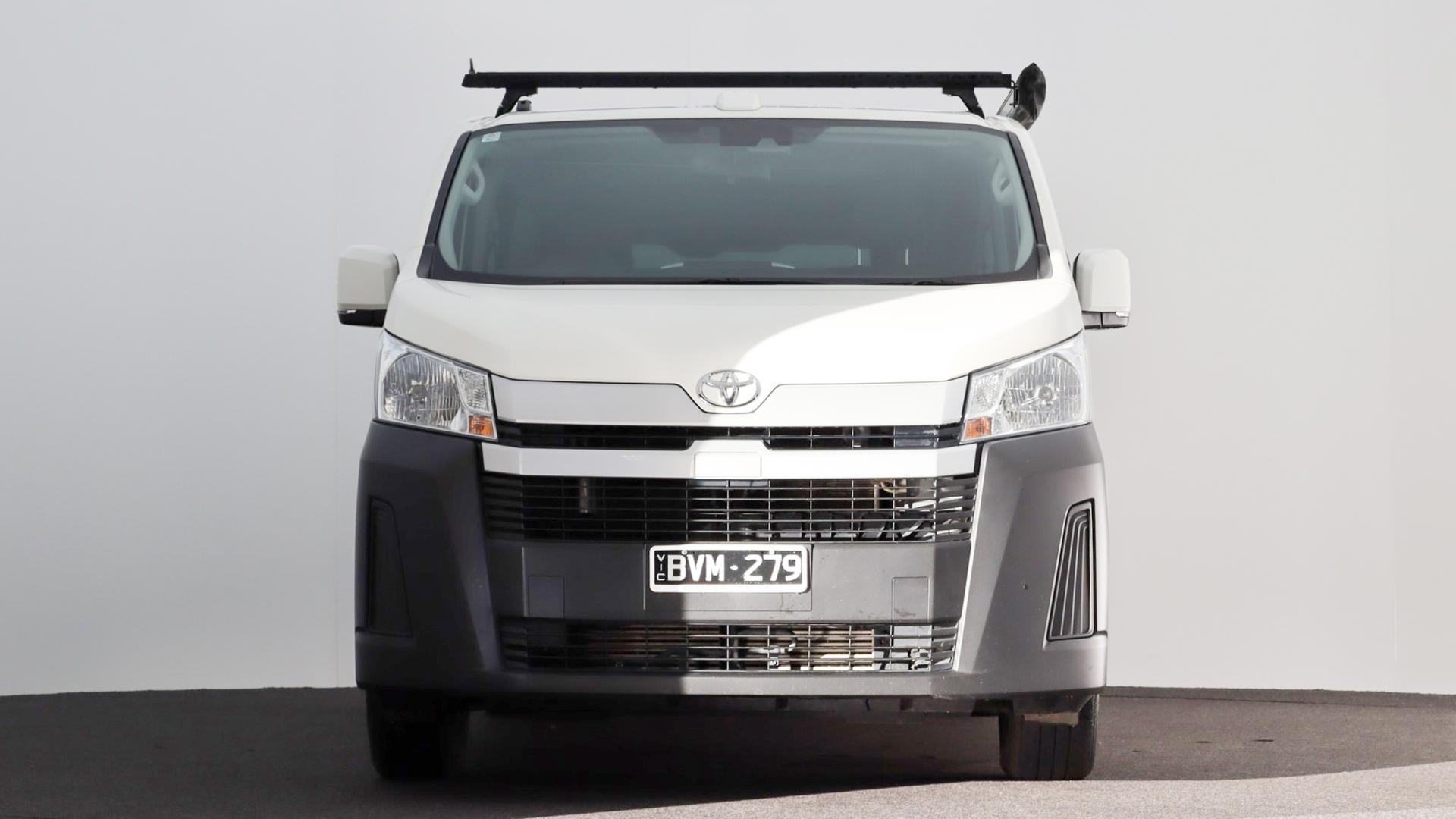 Toyota Hiace image 3