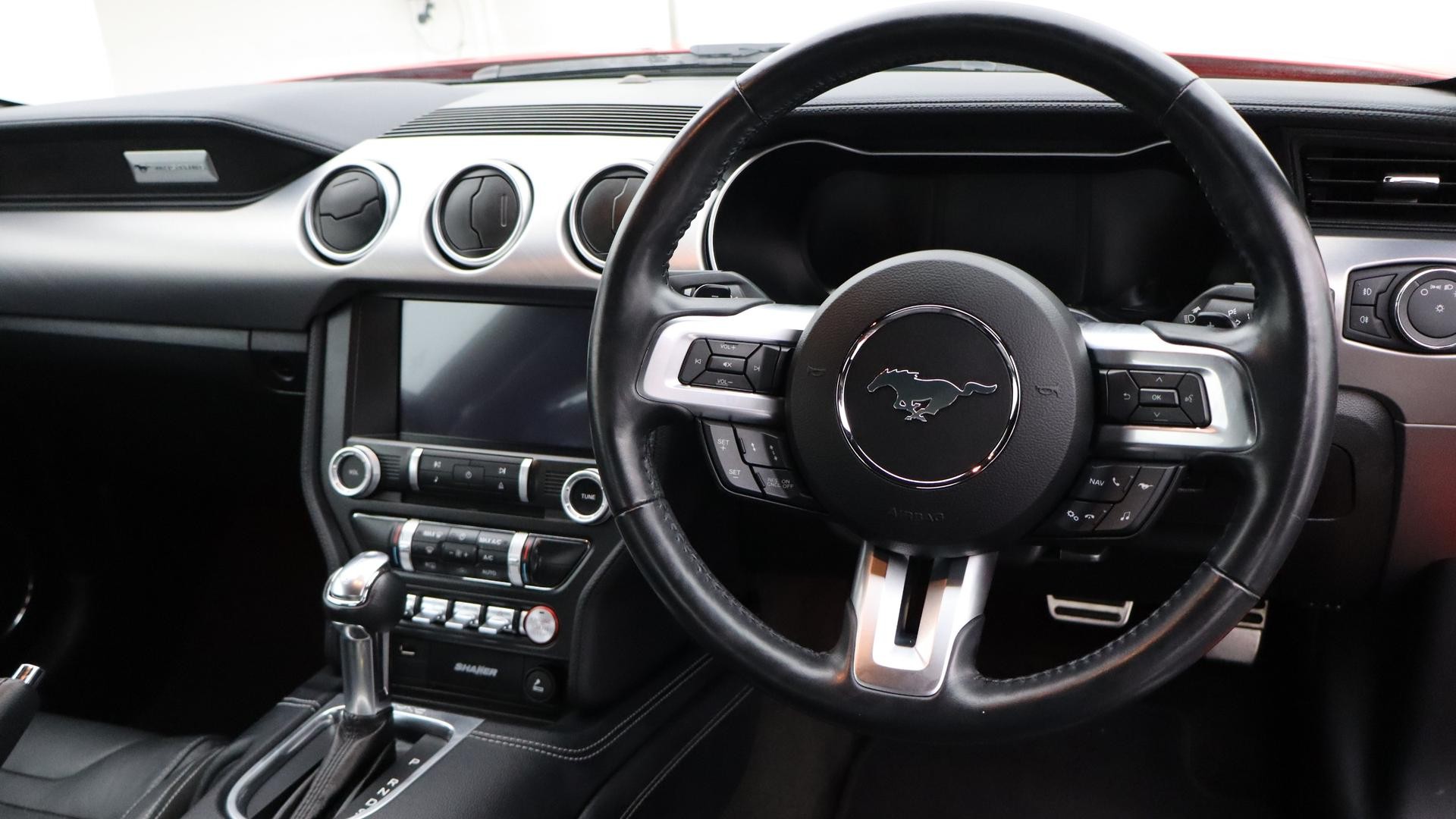 Ford Mustang image 4