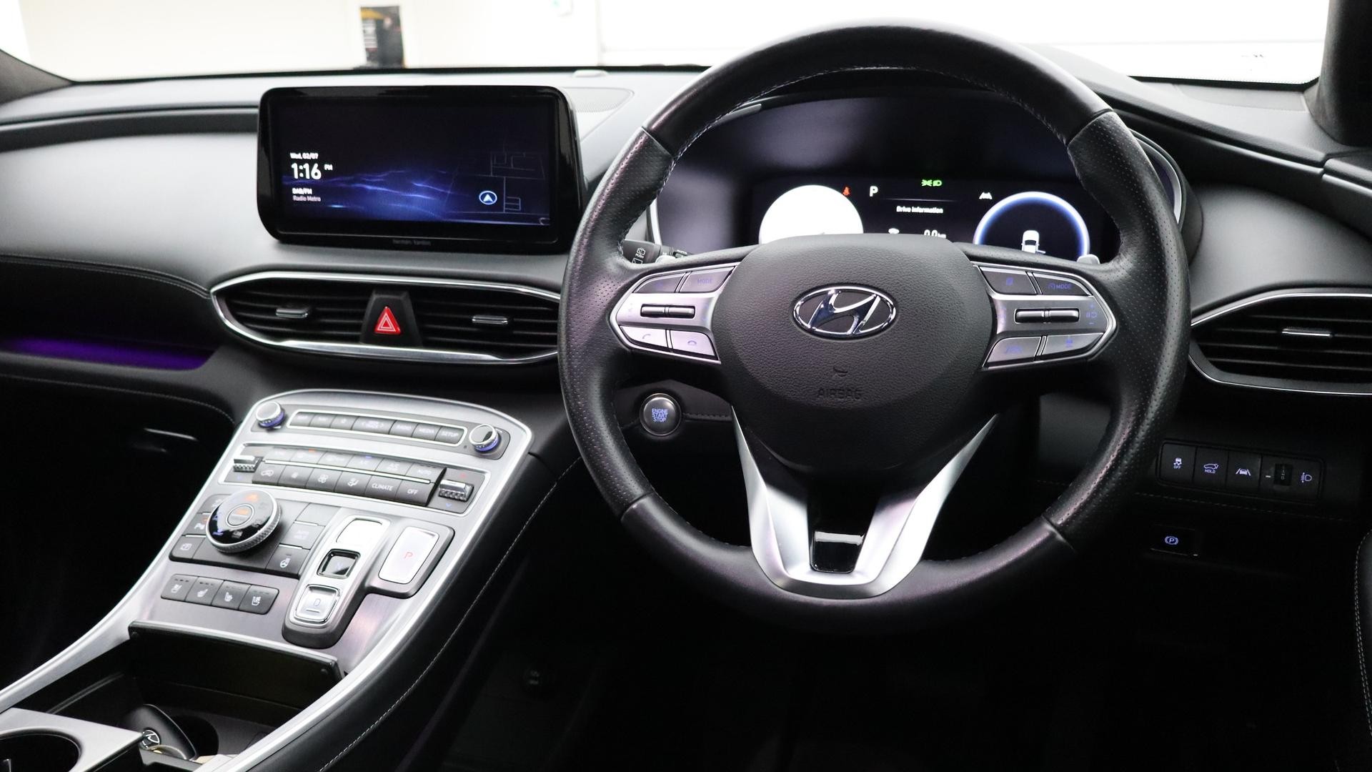 Hyundai Santa Fe image 4