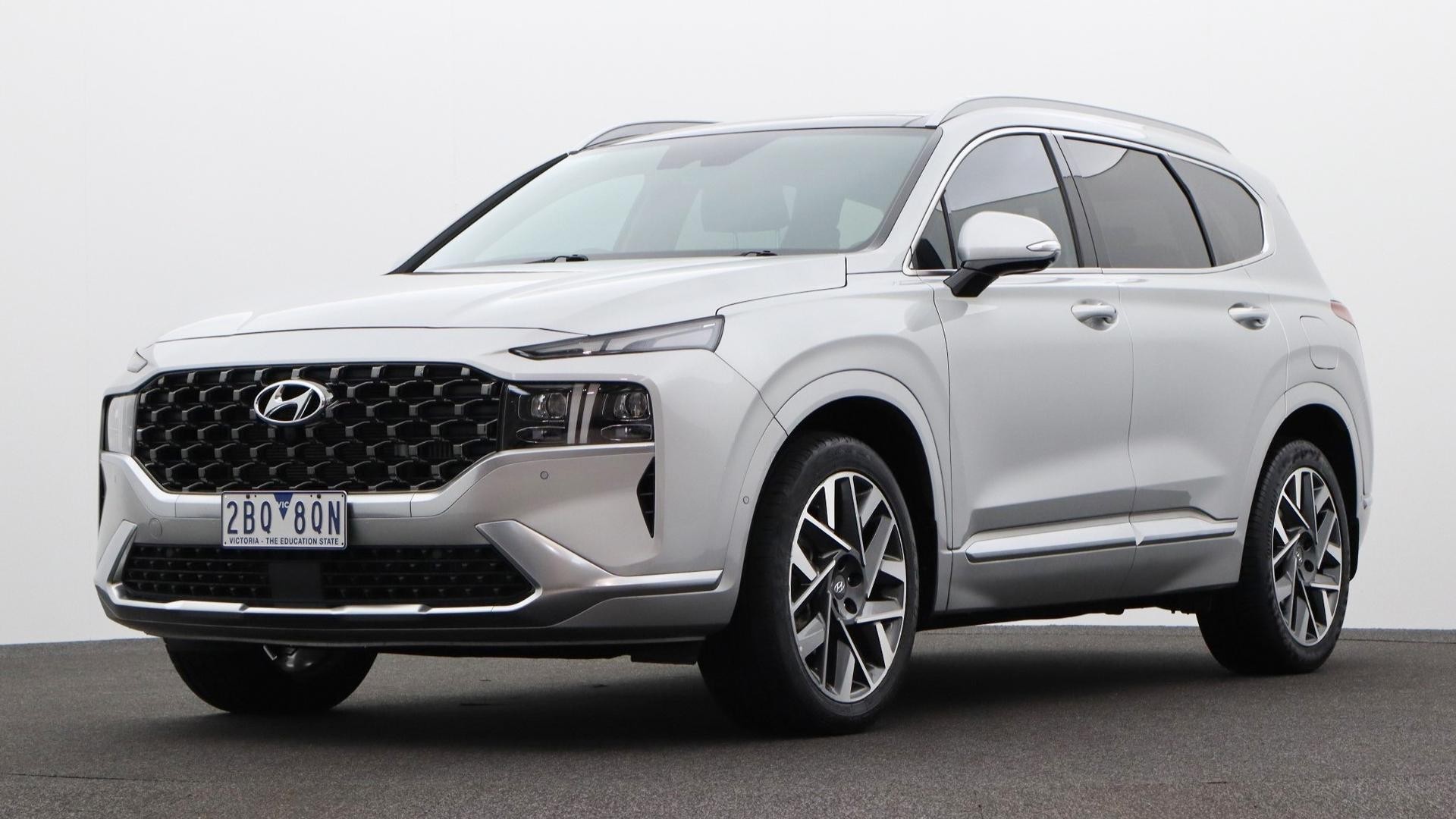 Hyundai Santa Fe image 1