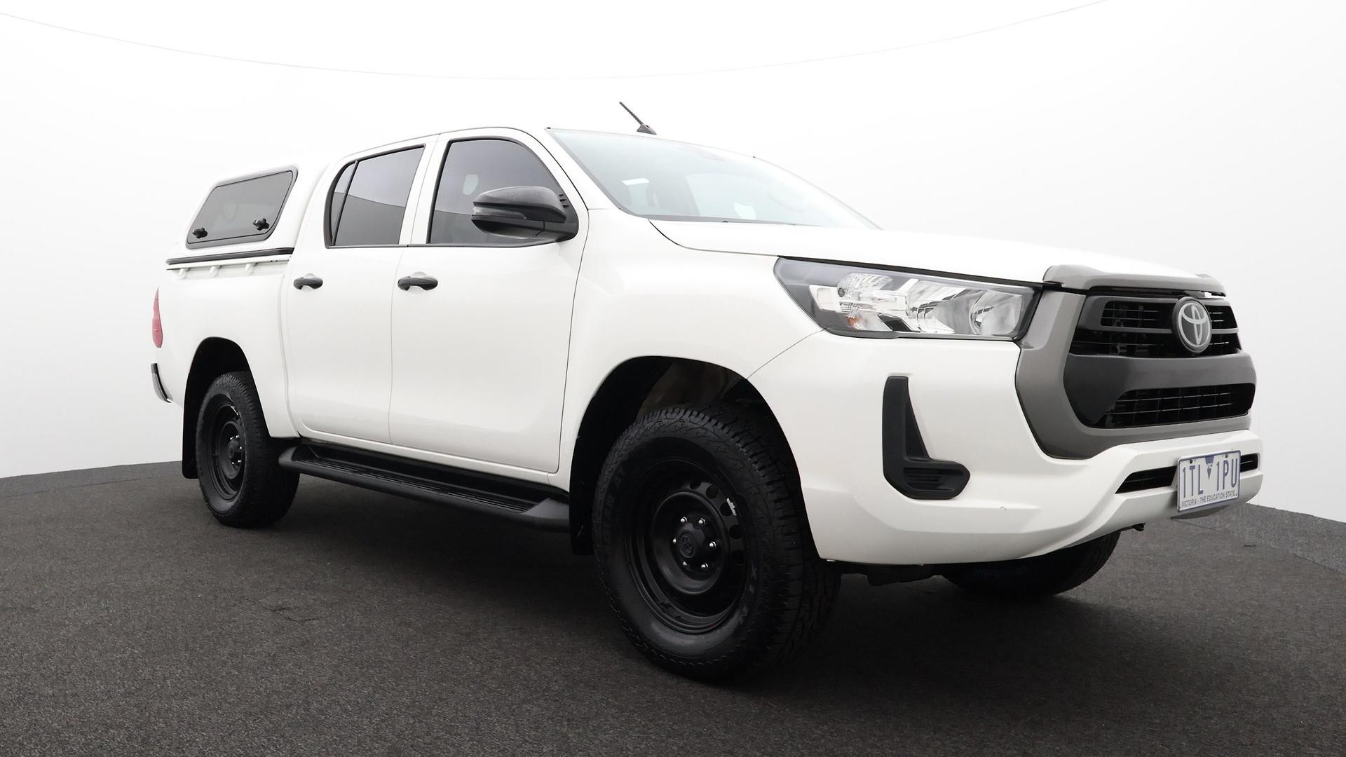 Toyota Hilux image 2