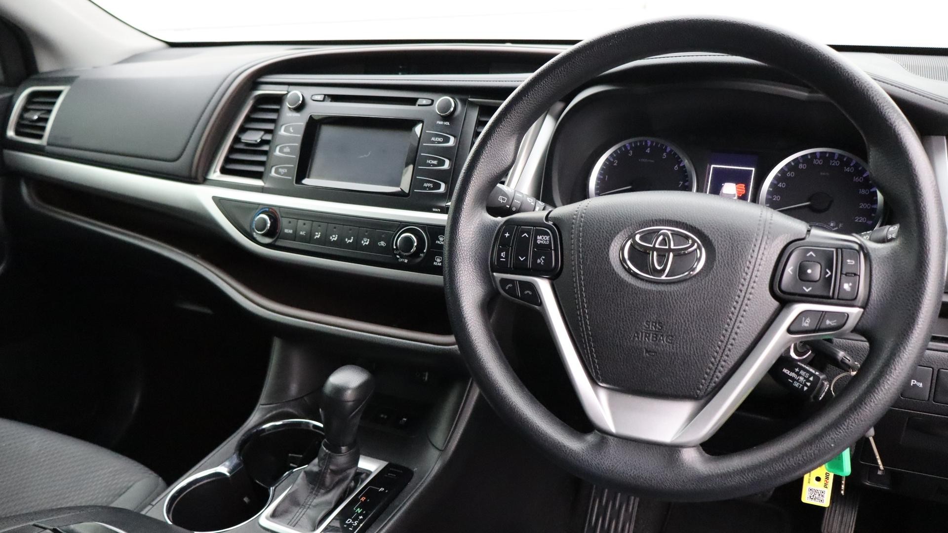 Toyota Kluger image 4