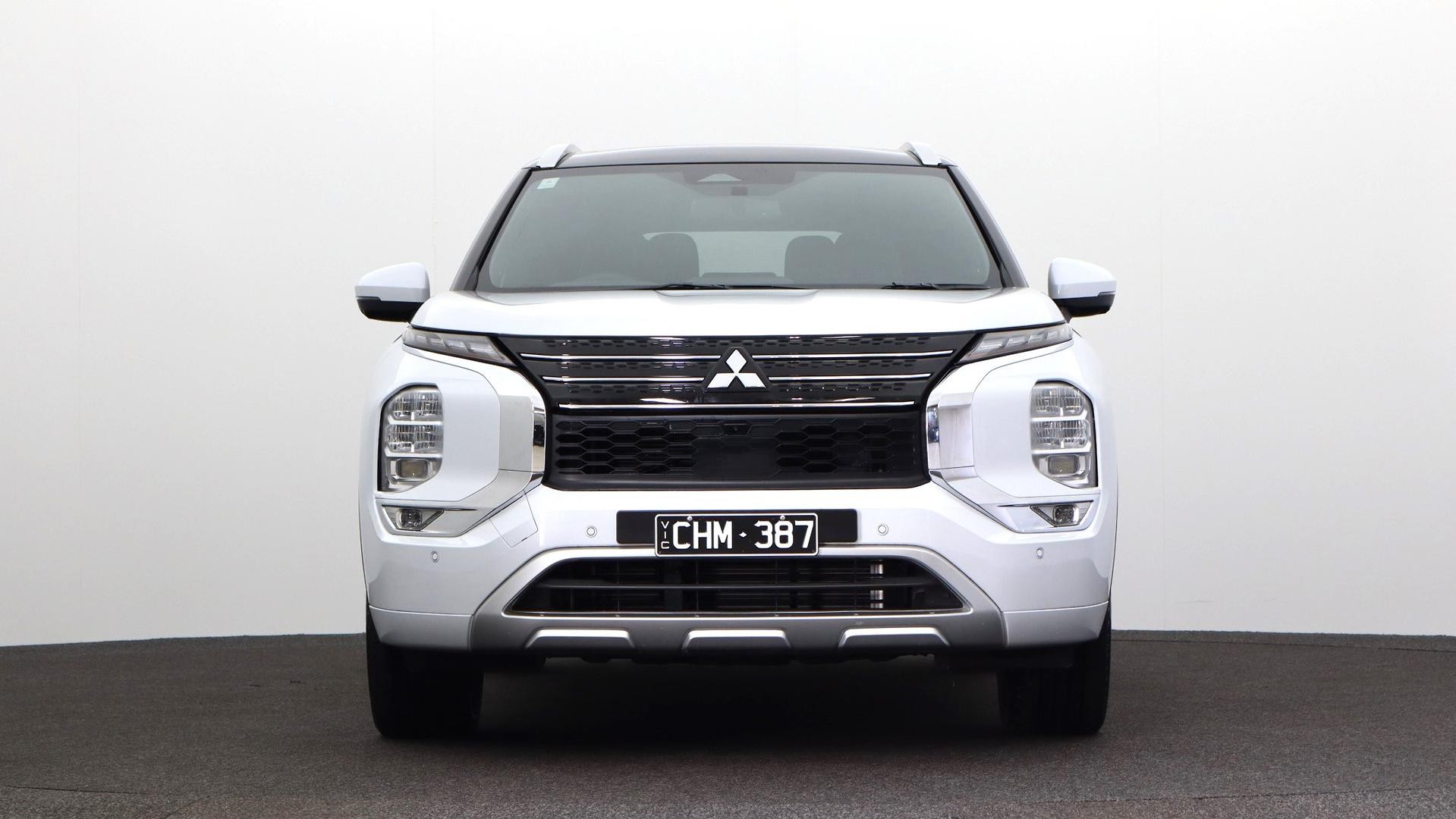 Mitsubishi Outlander image 3