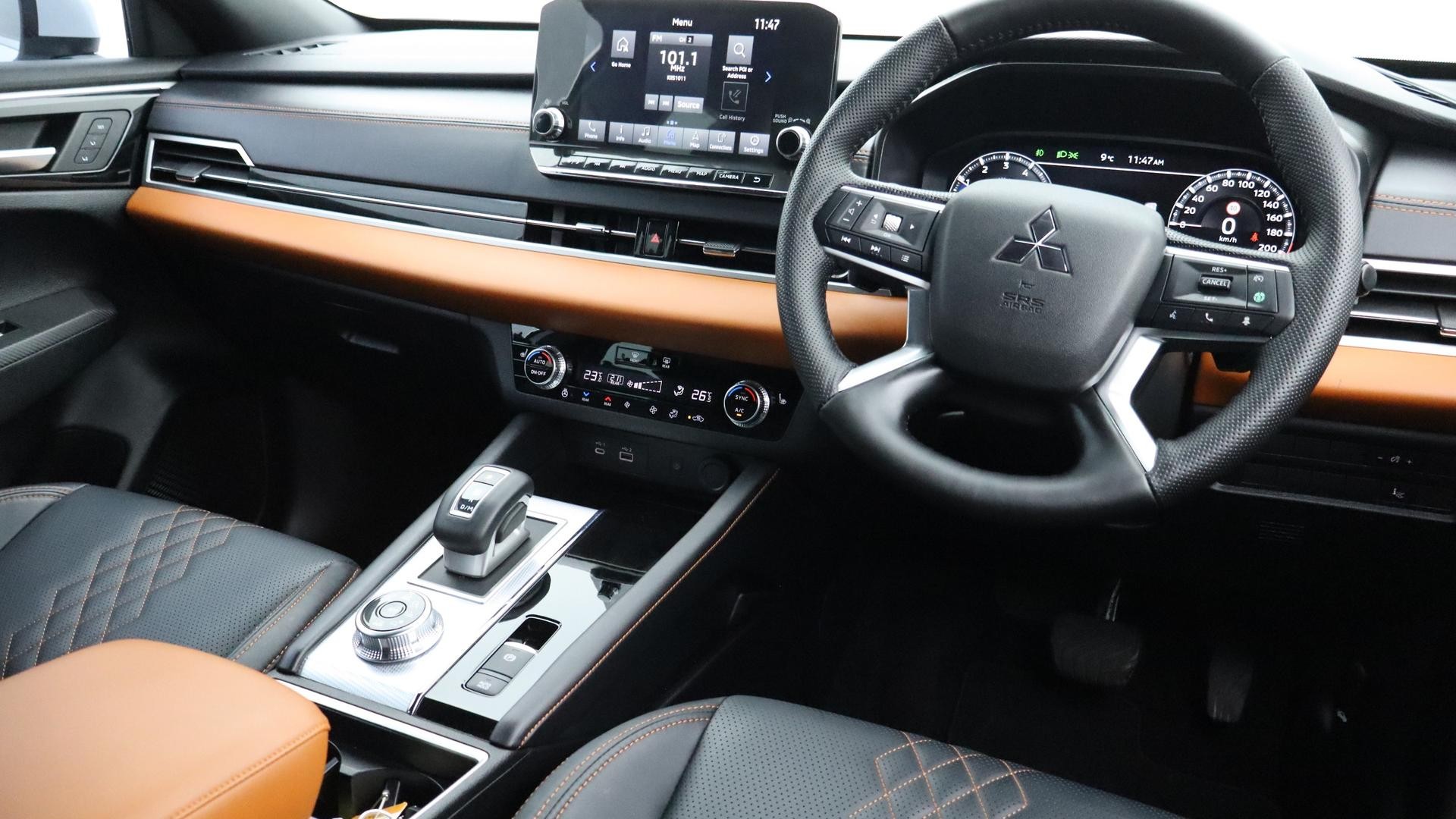 Mitsubishi Outlander image 4