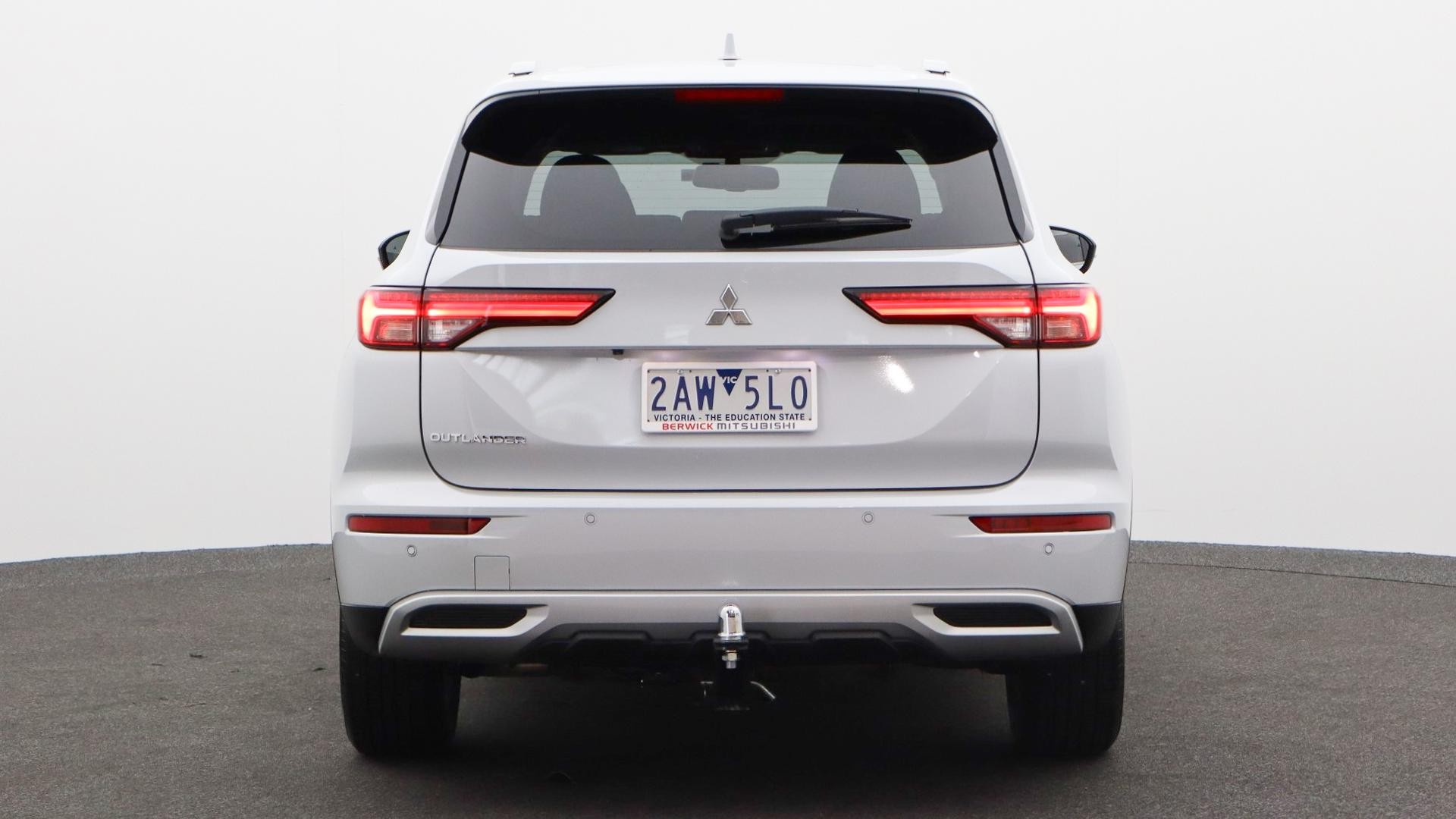Mitsubishi Outlander image 3