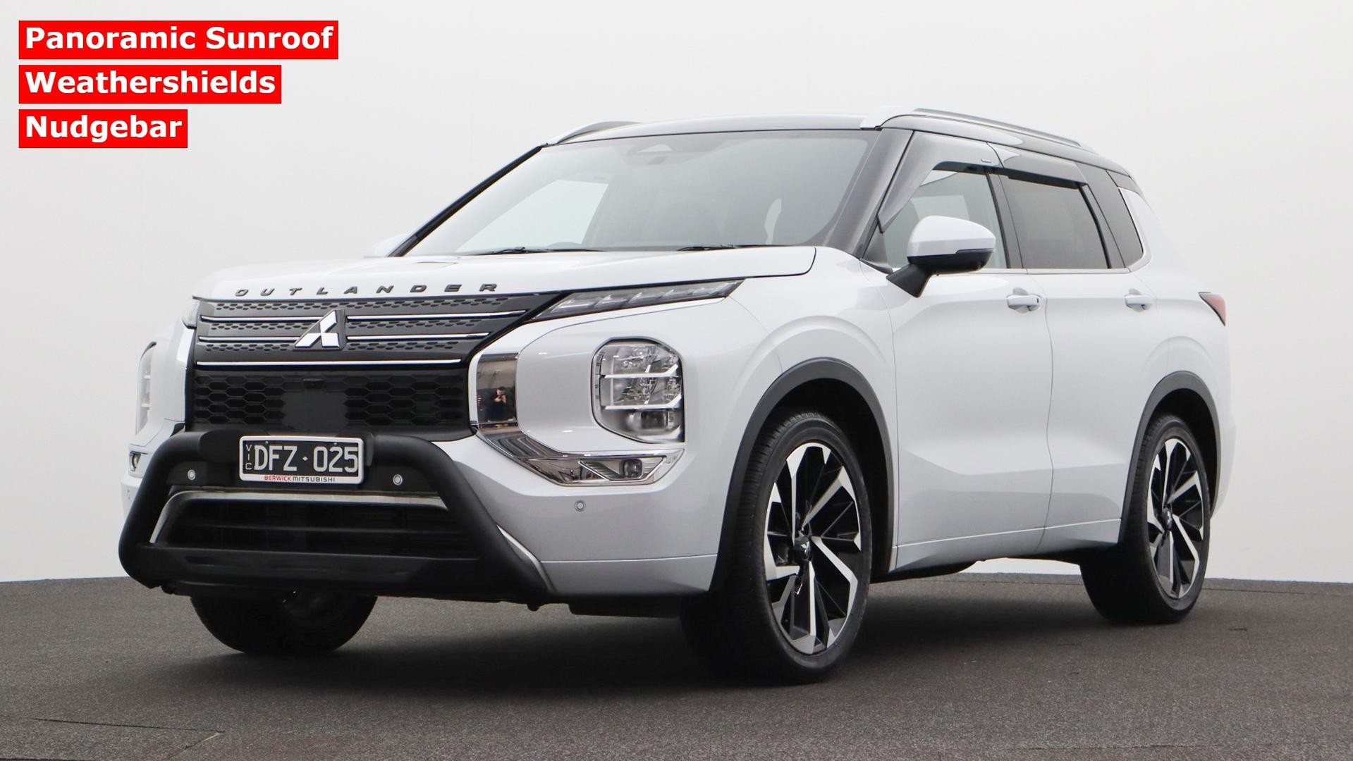Mitsubishi Outlander image 1