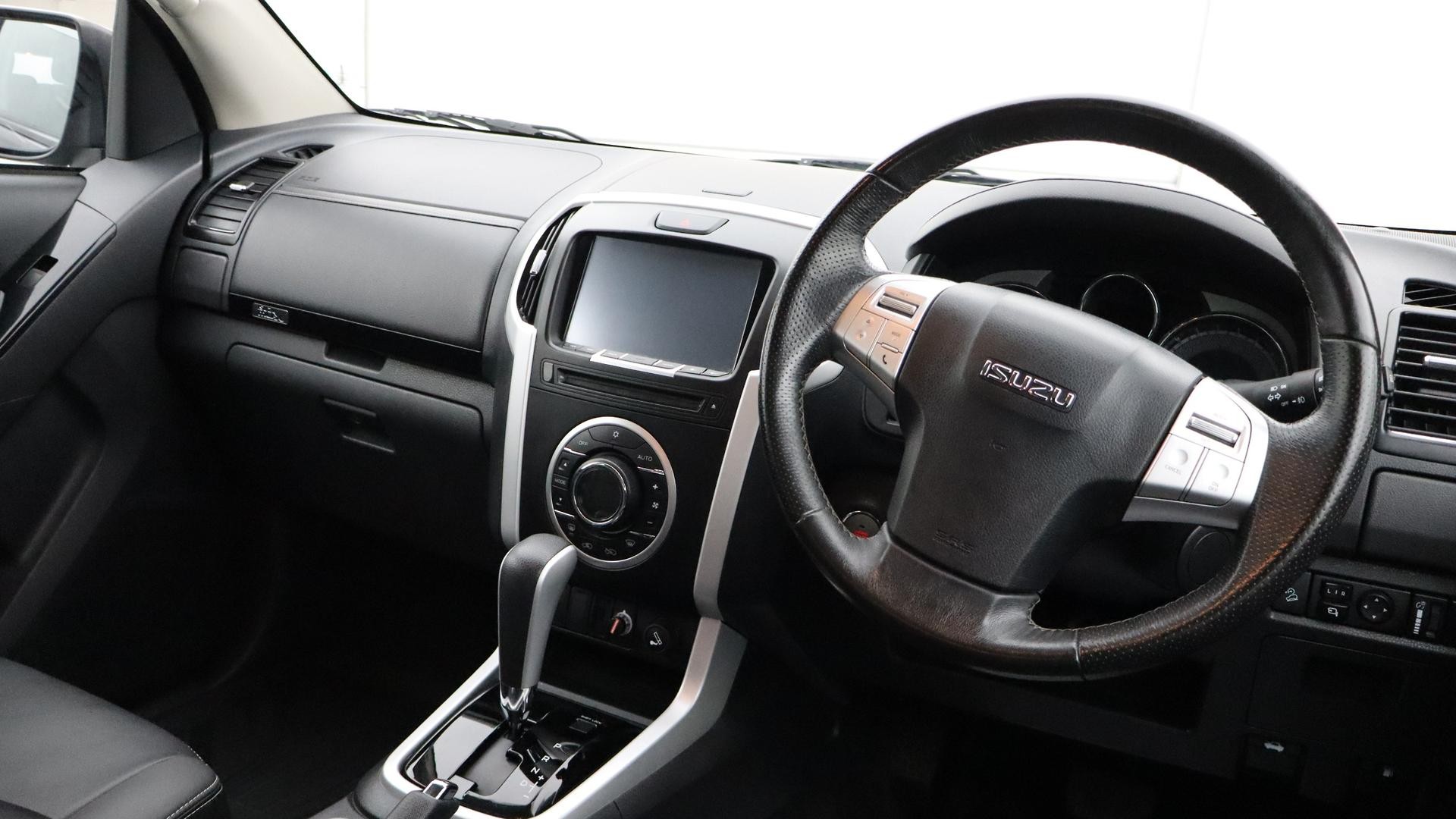 Isuzu Mu-x image 4