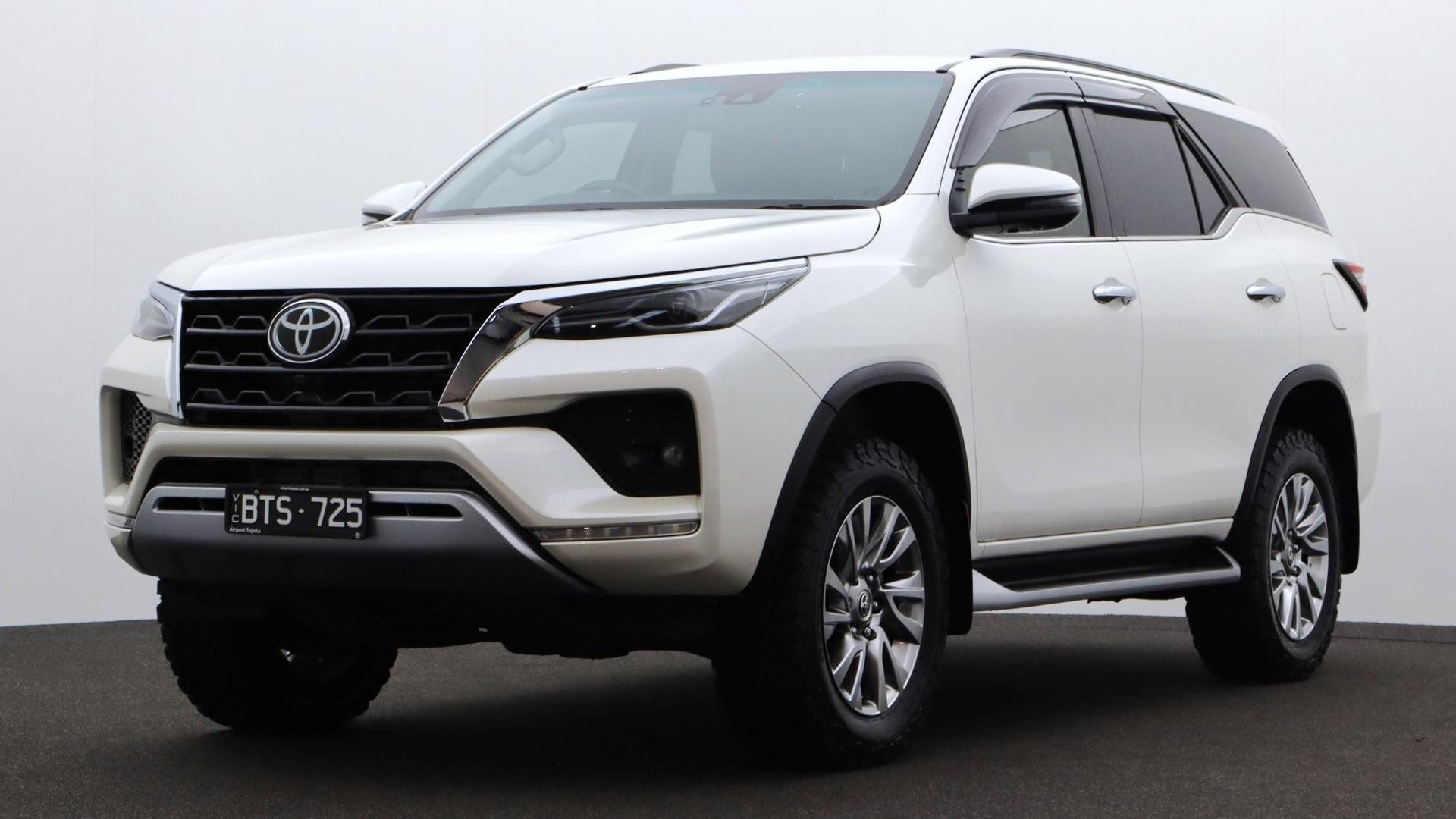 Toyota Fortuner image 1