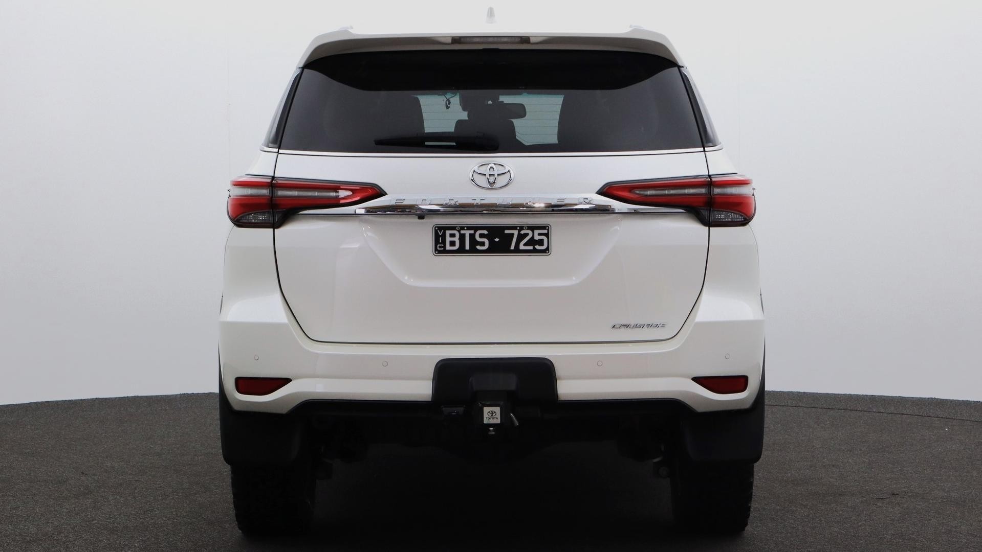 Toyota Fortuner image 3