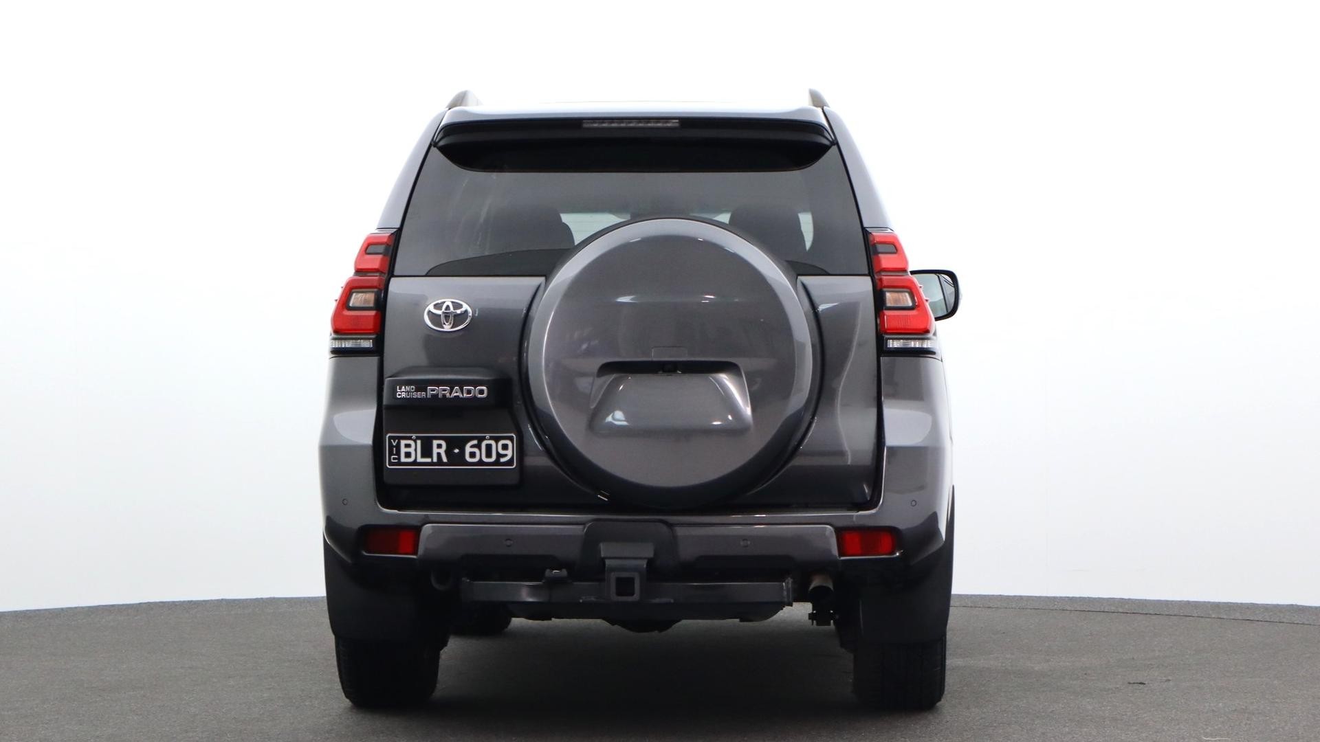 Toyota Landcruiser Prado image 3