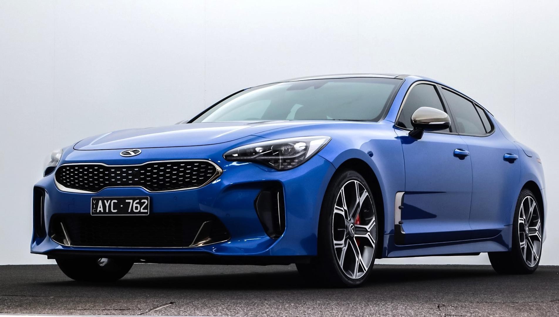 Kia Stinger image 1