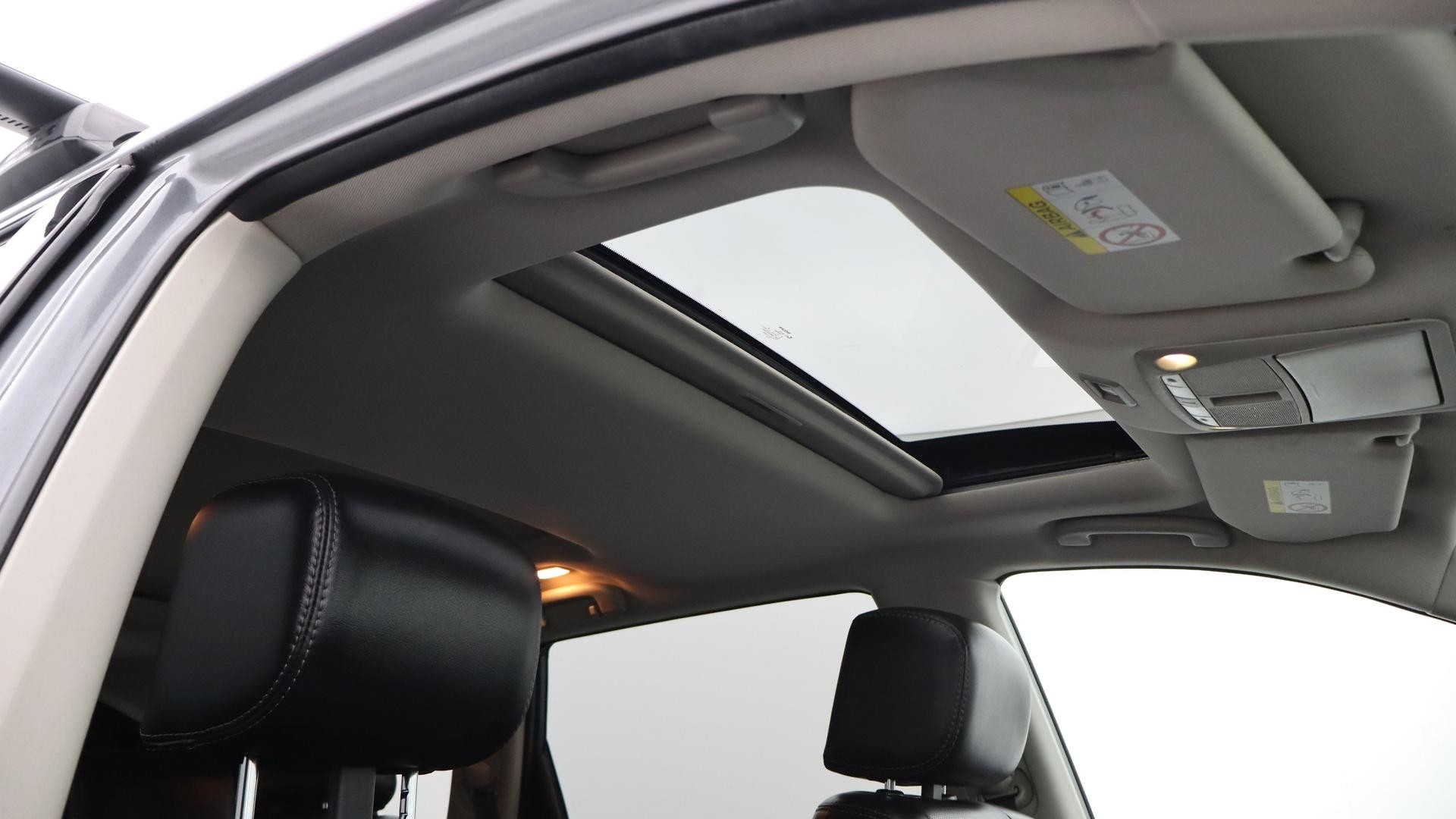 Nissan Pathfinder image 4
