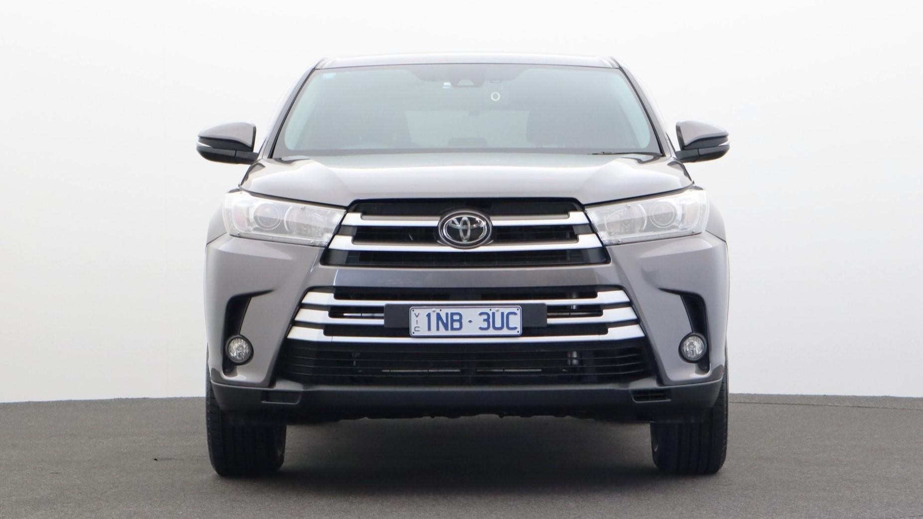 Toyota Kluger image 2