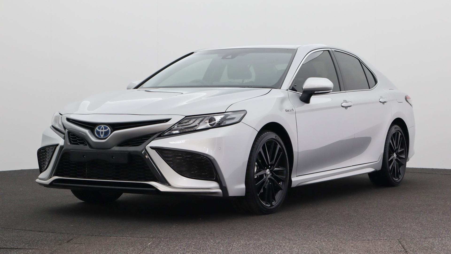 Toyota Camry image 1