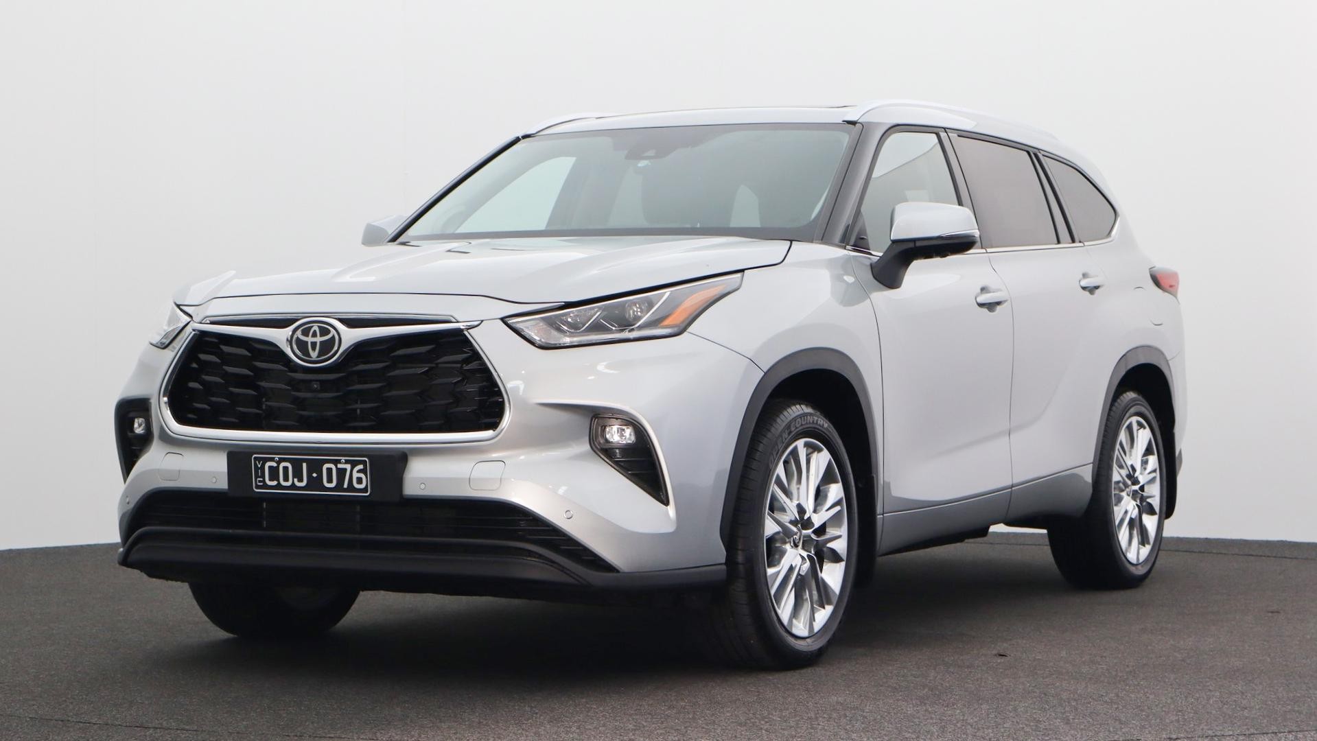 Toyota Kluger image 1