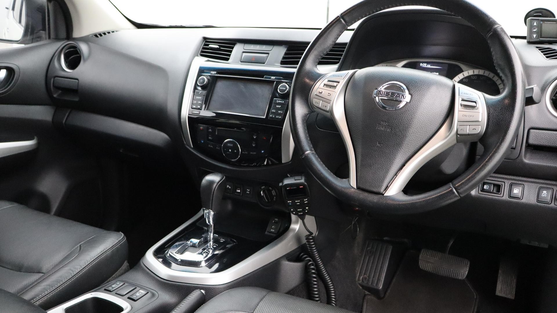 Nissan Navara image 4