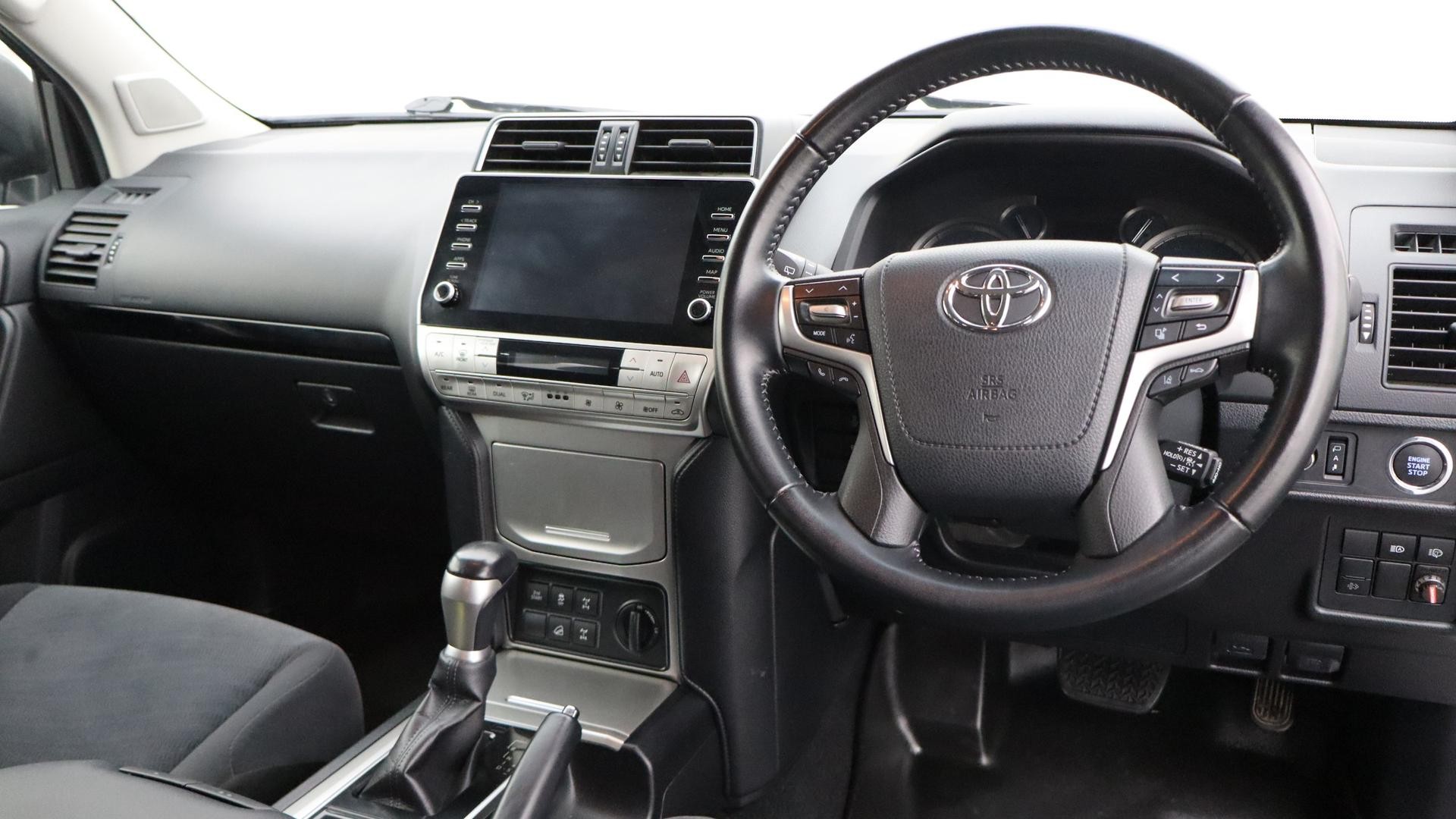 Toyota Landcruiser Prado image 4