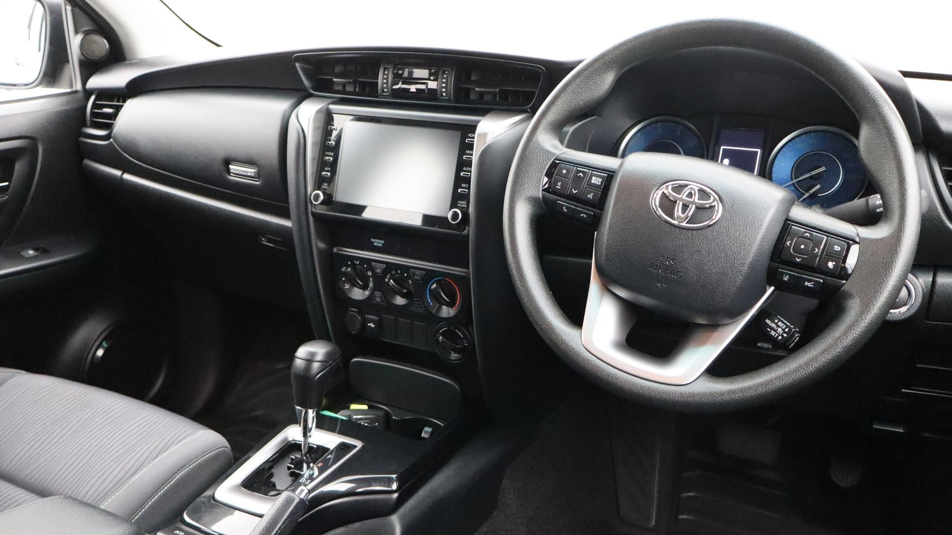 Toyota Fortuner image 4