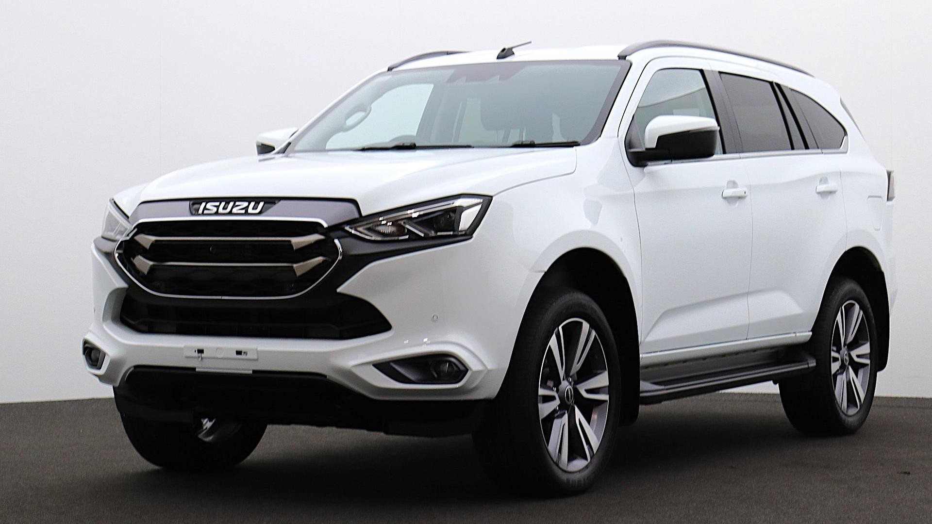 Isuzu Mu-x image 1