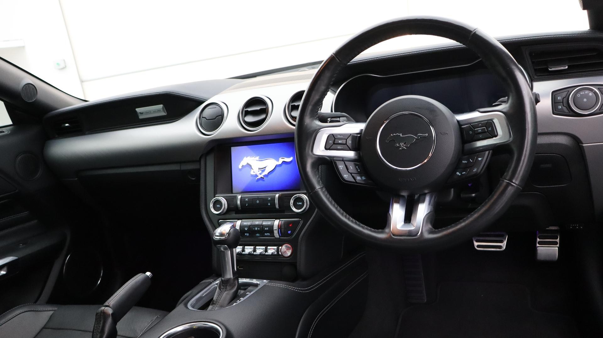 Ford Mustang image 3