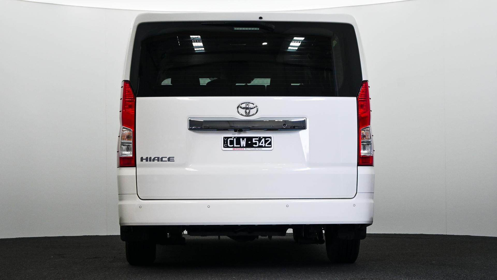 Toyota Hiace image 3