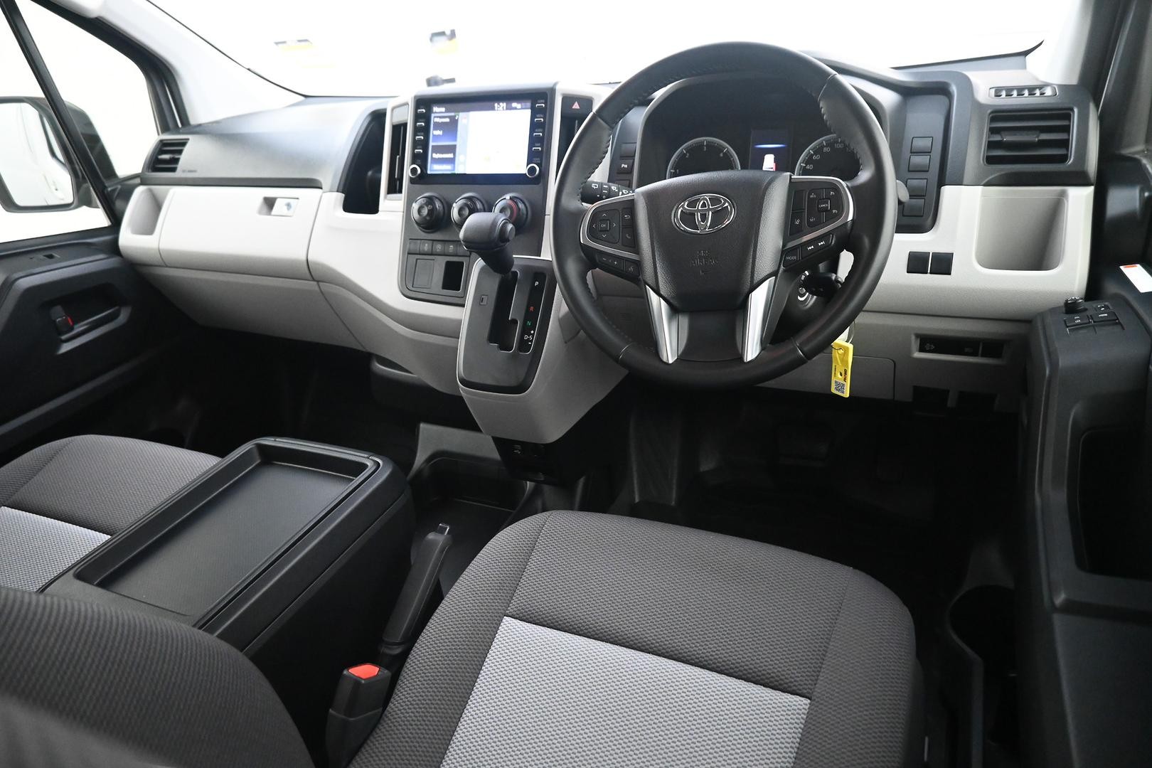 Toyota Hiace image 4