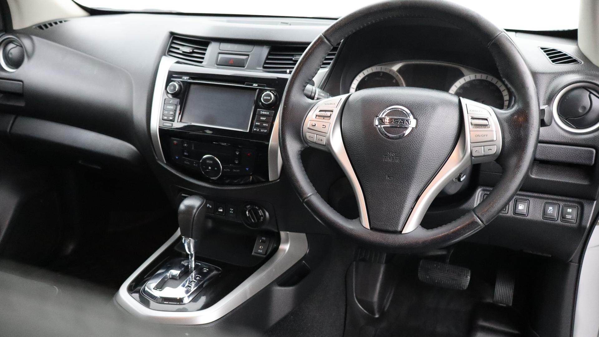 Nissan Navara image 4