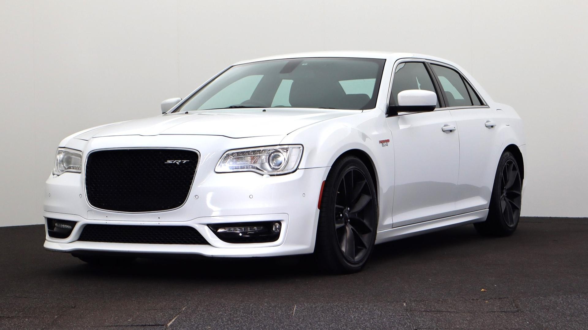 Chrysler 300 image 1