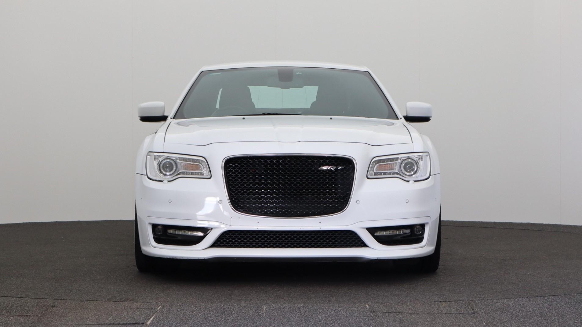 Chrysler 300 image 2