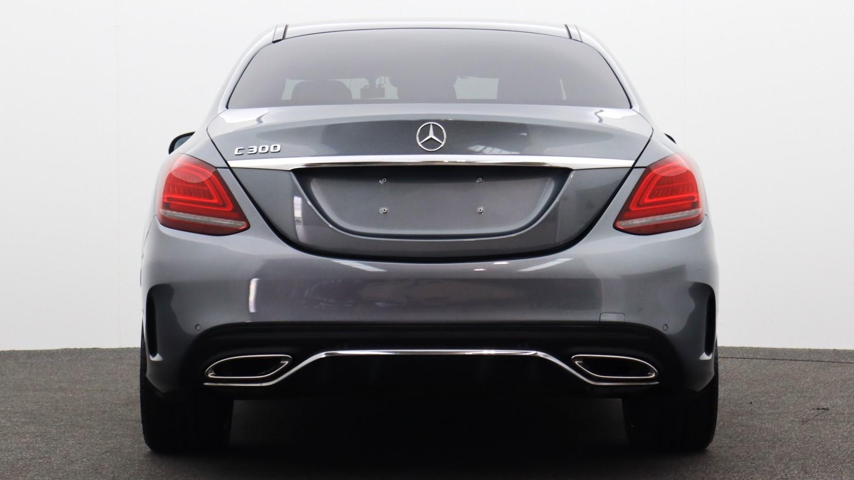 Mercedes Benz C-class image 3