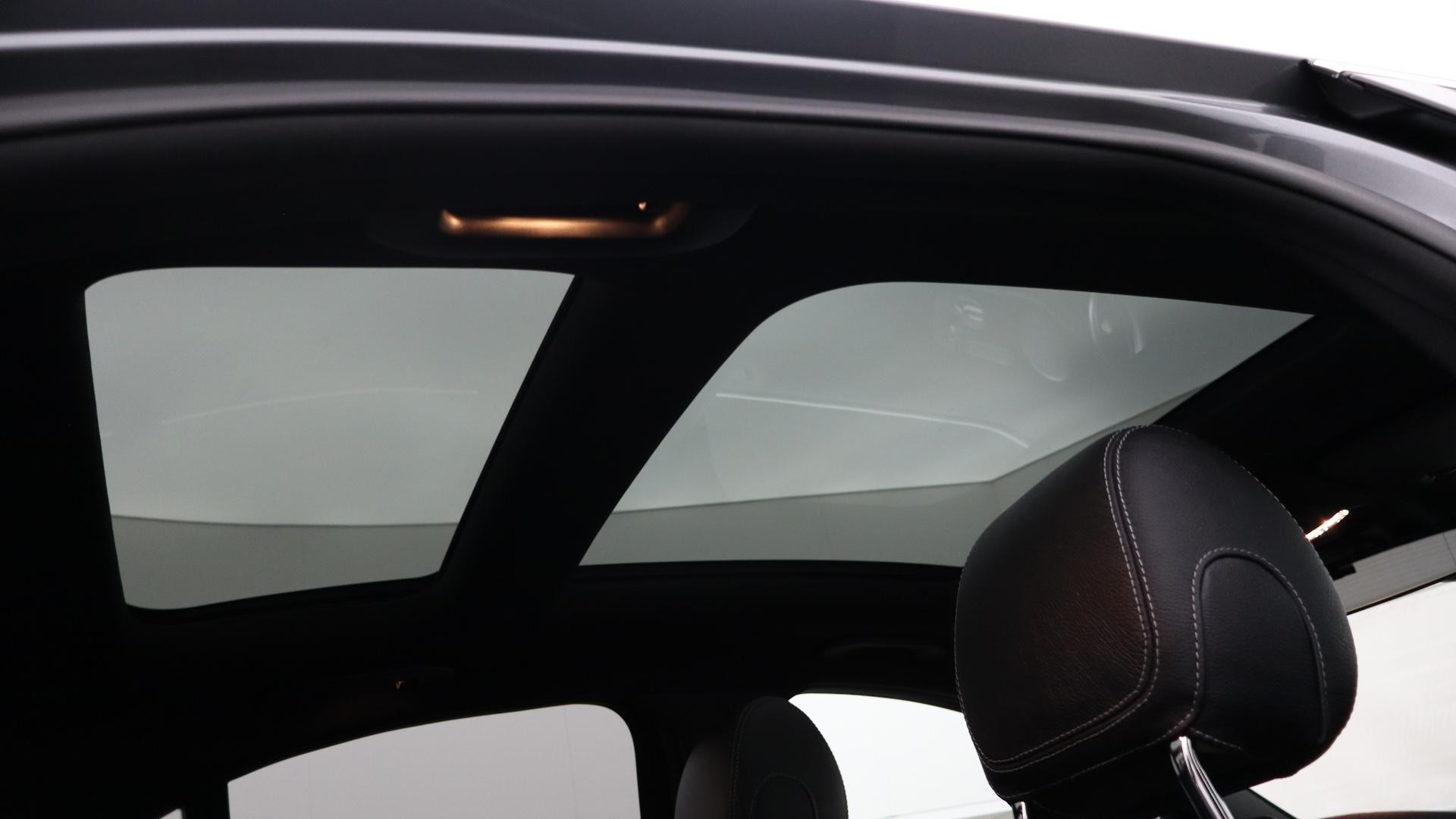 Mercedes Benz C-class image 4