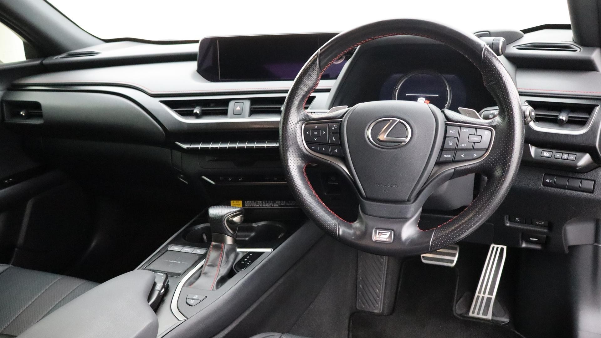 Lexus Ux image 4
