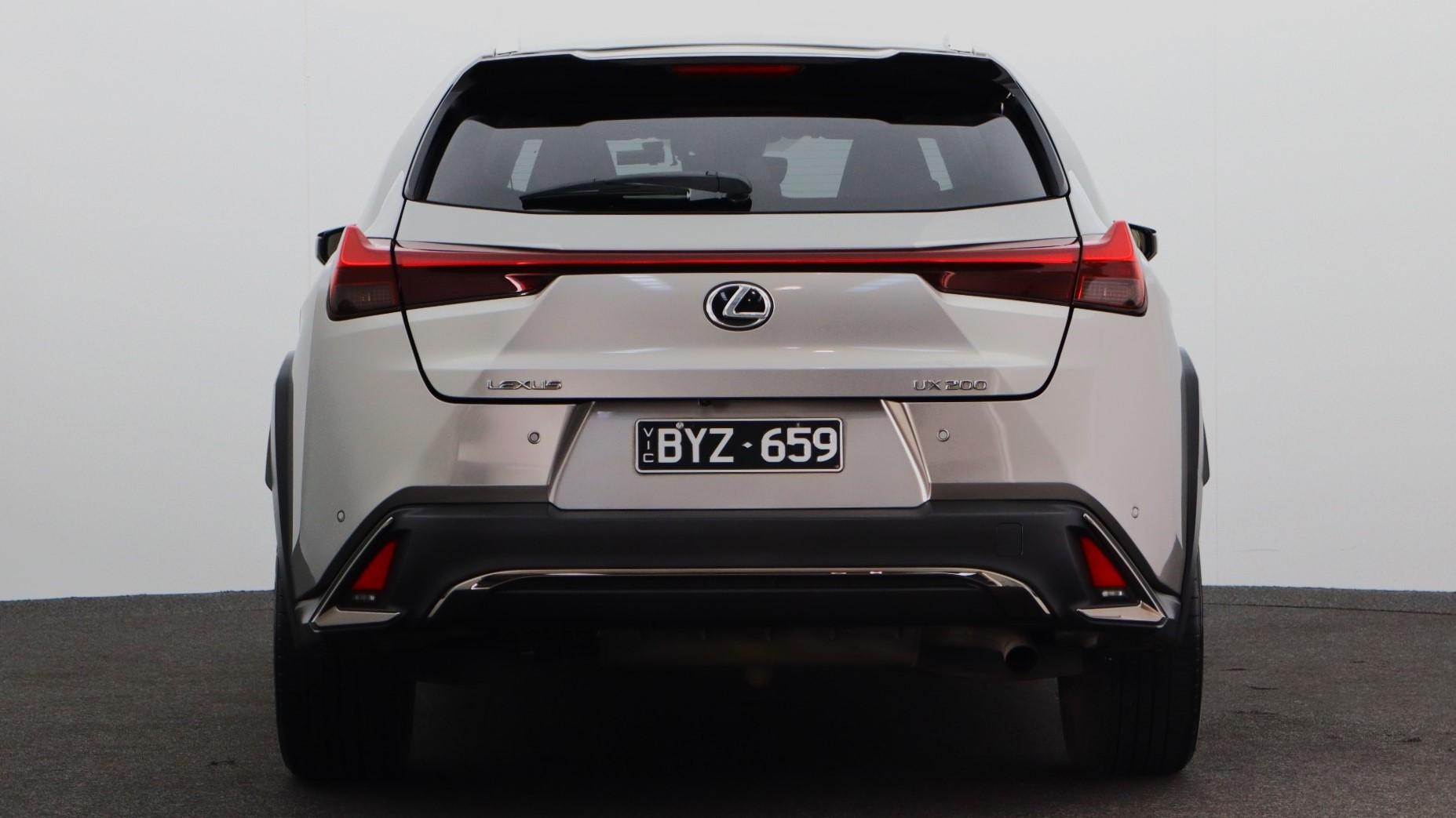 Lexus Ux image 3