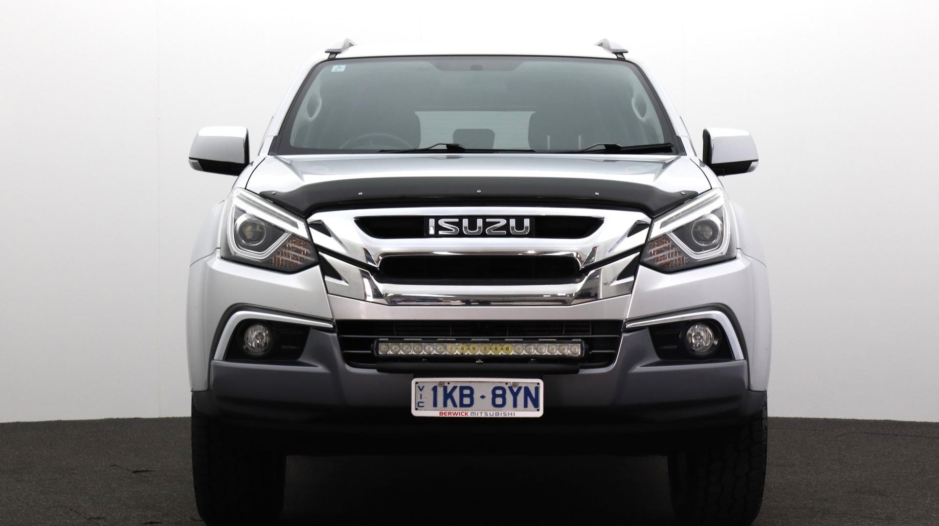 Isuzu Mu-x image 2
