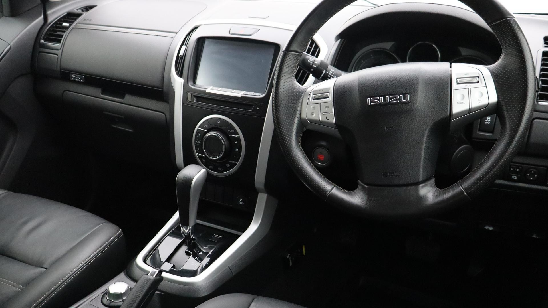 Isuzu Mu-x image 4