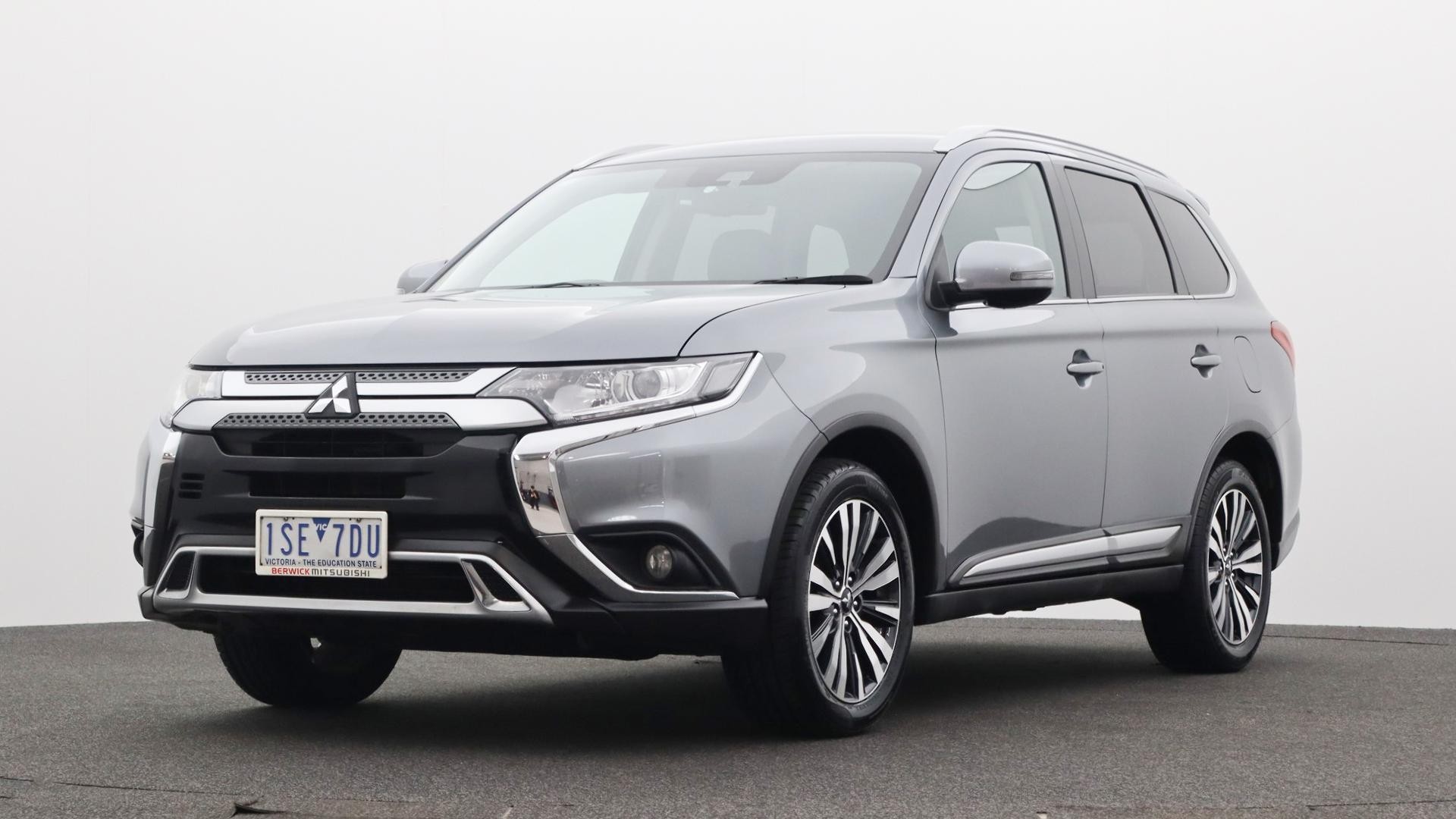 Mitsubishi Outlander image 1