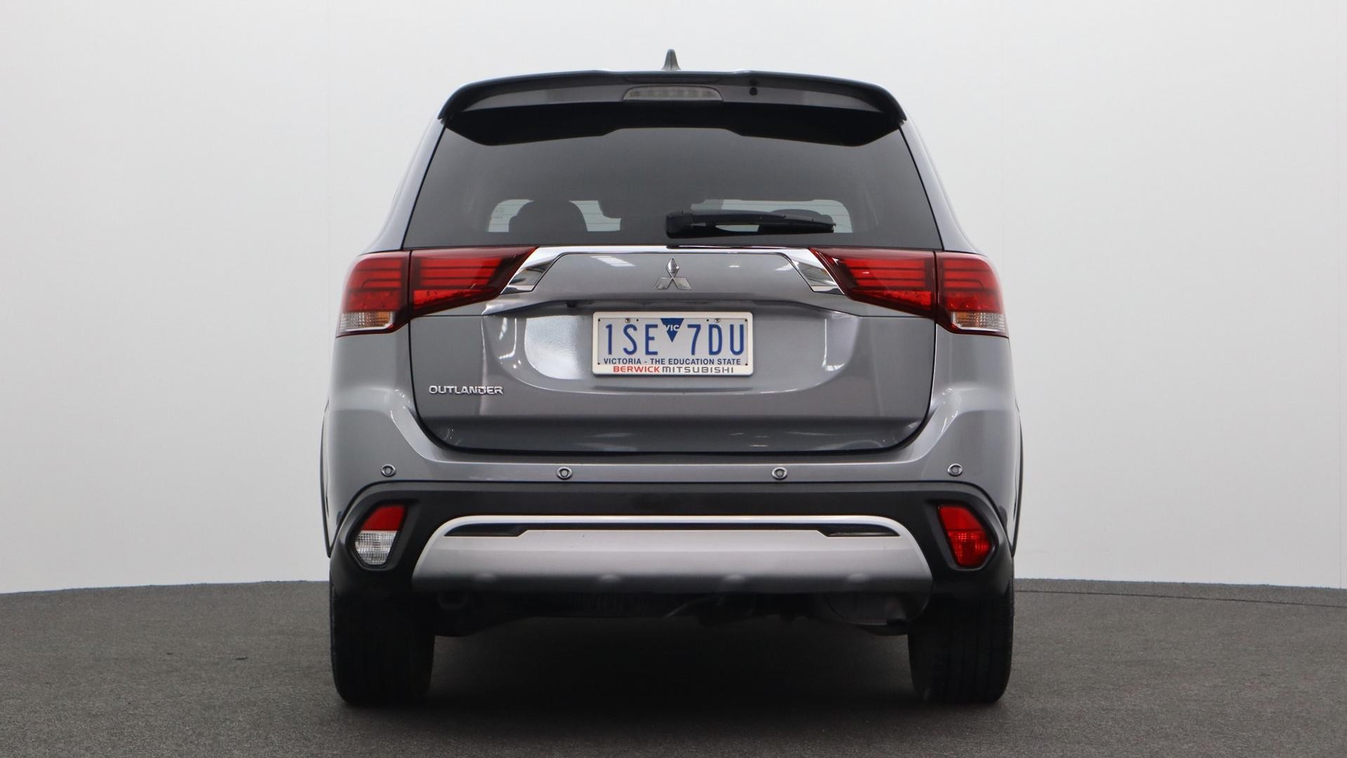 Mitsubishi Outlander image 3